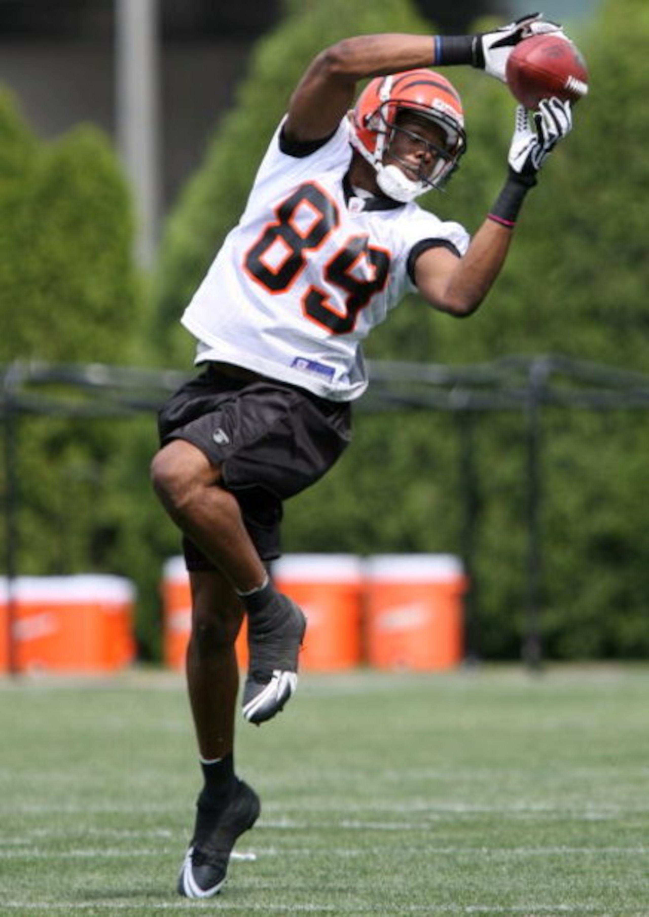 CINCINNATI - MAY 2:  Second round draft pick Jerome Simpson #89 of the Cincinnati Bengals catches a pass during rookie mini camp May 2, 2008 next to Paul Brown Stadium in Cincinnnati, Ohio.  (Photo by Mark Lyons/Getty Images)