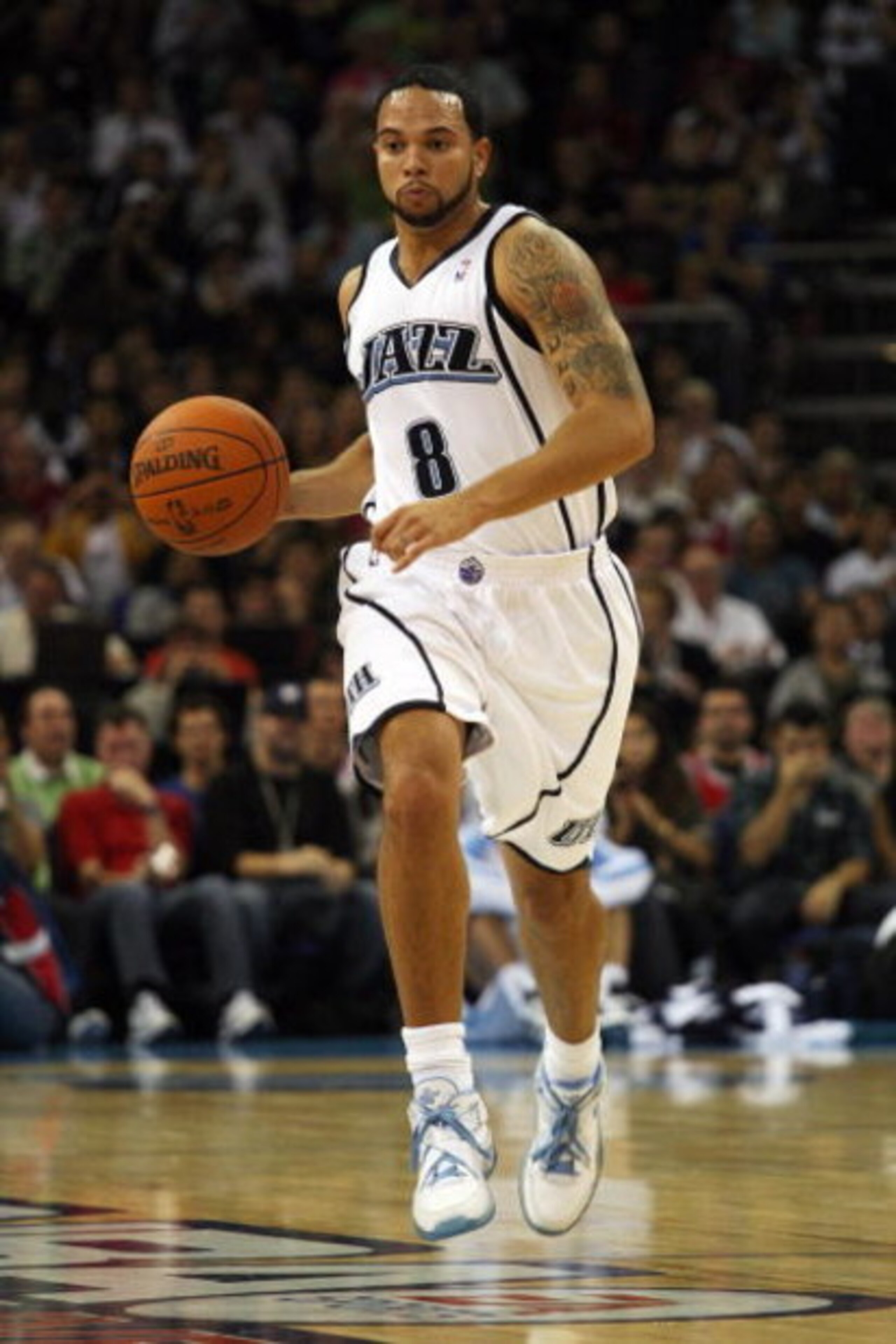 LONDON, ENGLAND - OCTOBER 06: Deron Williams of the Utah Jazz in action during the NBA pre-season game as part of the 2009 NBA Europe Live Tour between Chicago Bulls and Utah Jazz at the O2 Arena on October 6, 2009 in London, England. NOTE TO USER: User LONDON, ENGLAND - OCTOBER 06: Deron Williams of the Utah Jazz in action during the NBA pre-season game as part of the 2009 NBA Europe Live Tour between Chicago Bulls and Utah Jazz at the O2 Arena on October 6, 2009 in London, England. NOTE TO USER: User
