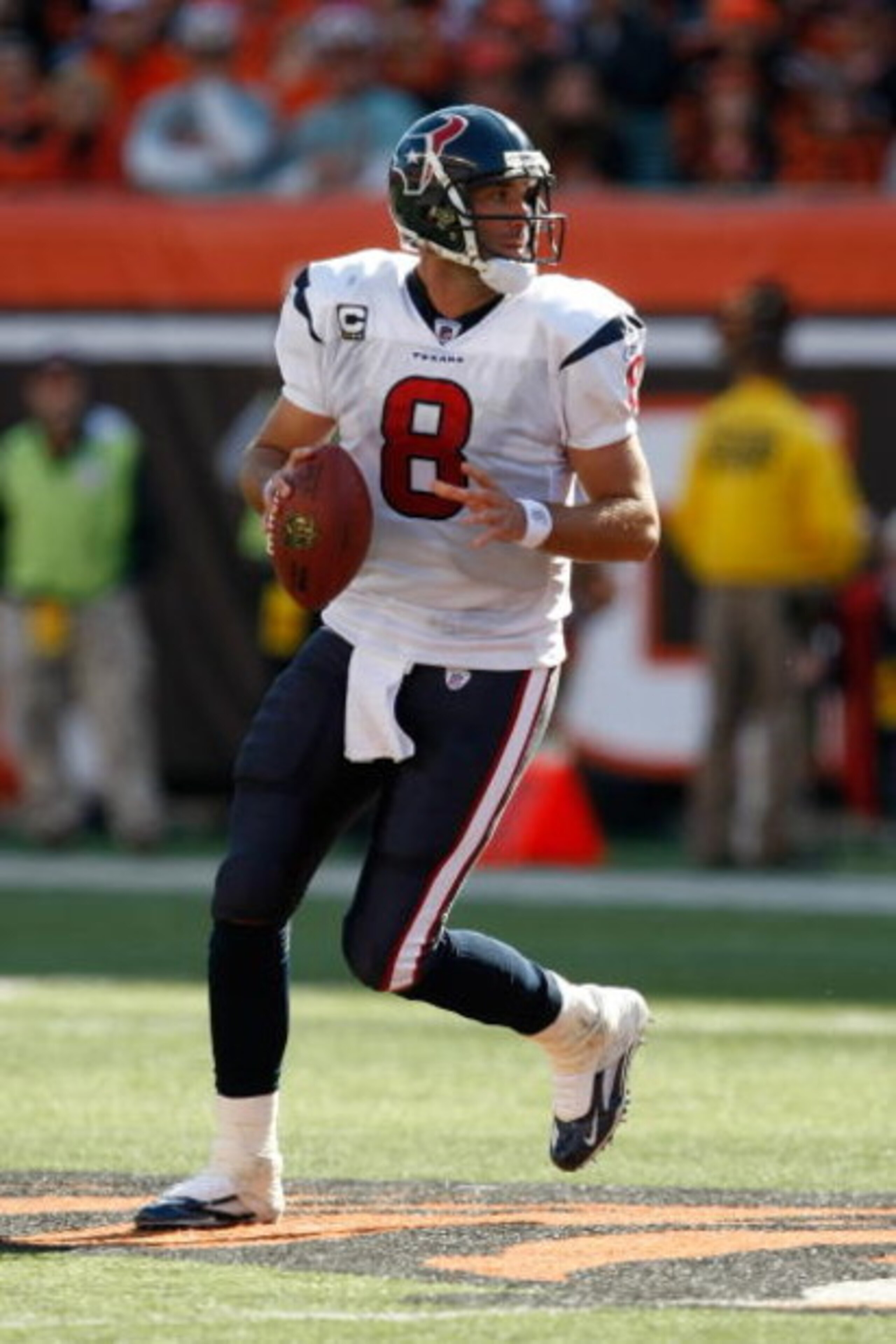 CINCINNATI, OH - OCTOBER 18: Quarterback Matt Schaub #8 of the Houston Texans drops back to pass the football against the Cincinnati Bengals at Paul Brown Stadium on October 18, 2009 in Cincinnati, Ohio. The Texans defeated the Bengals 28-17. (Photo by Sc CINCINNATI, OH - OCTOBER 18: Quarterback Matt Schaub #8 of the Houston Texans drops back to pass the football against the Cincinnati Bengals at Paul Brown Stadium on October 18, 2009 in Cincinnati, Ohio. The Texans defeated the Bengals 28-17. (Photo by Sc