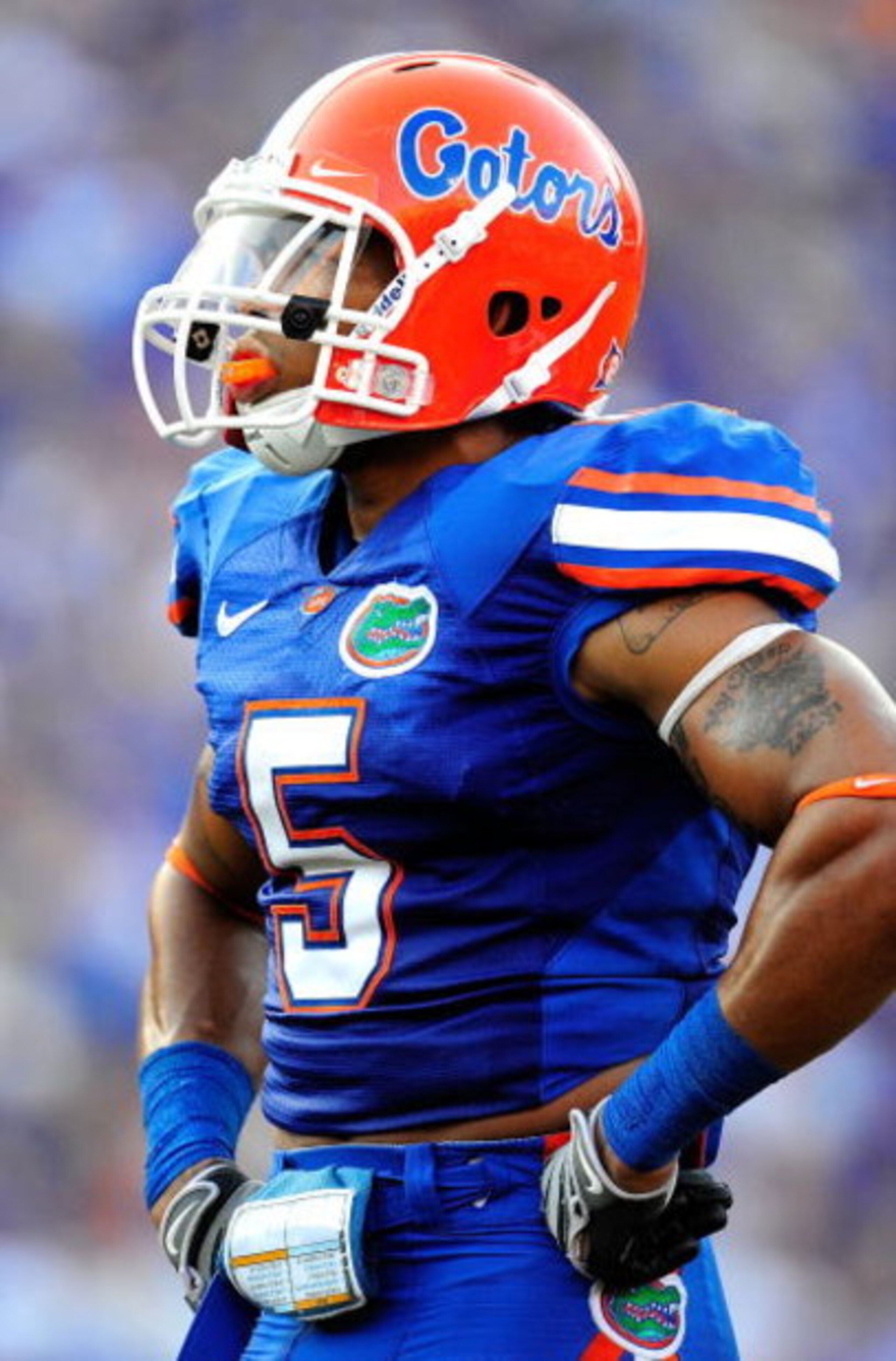 GAINESVILLE, FL - SEPTEMBER 19:  Joe Haden #5 of the Florida Gators prior to the game against the Tennessee Volunteers at Ben Hill Griffin Stadium on September 19, 2009 in Gainesville, Florida.  (Photo by Sam Greenwood/Getty Images)