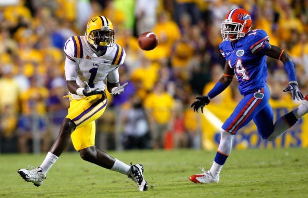BATON ROUGE, LA - OCTOBER 10:  Brandon LaFell #1 of the Louisiana State University Tigers pulls in this reception against Markihe Anderson #14 of the Florida Gators at Tiger Stadium on October 10, 2009 in Baton Rouge, Louisiana.  (Photo by Kevin C. Cox/Ge