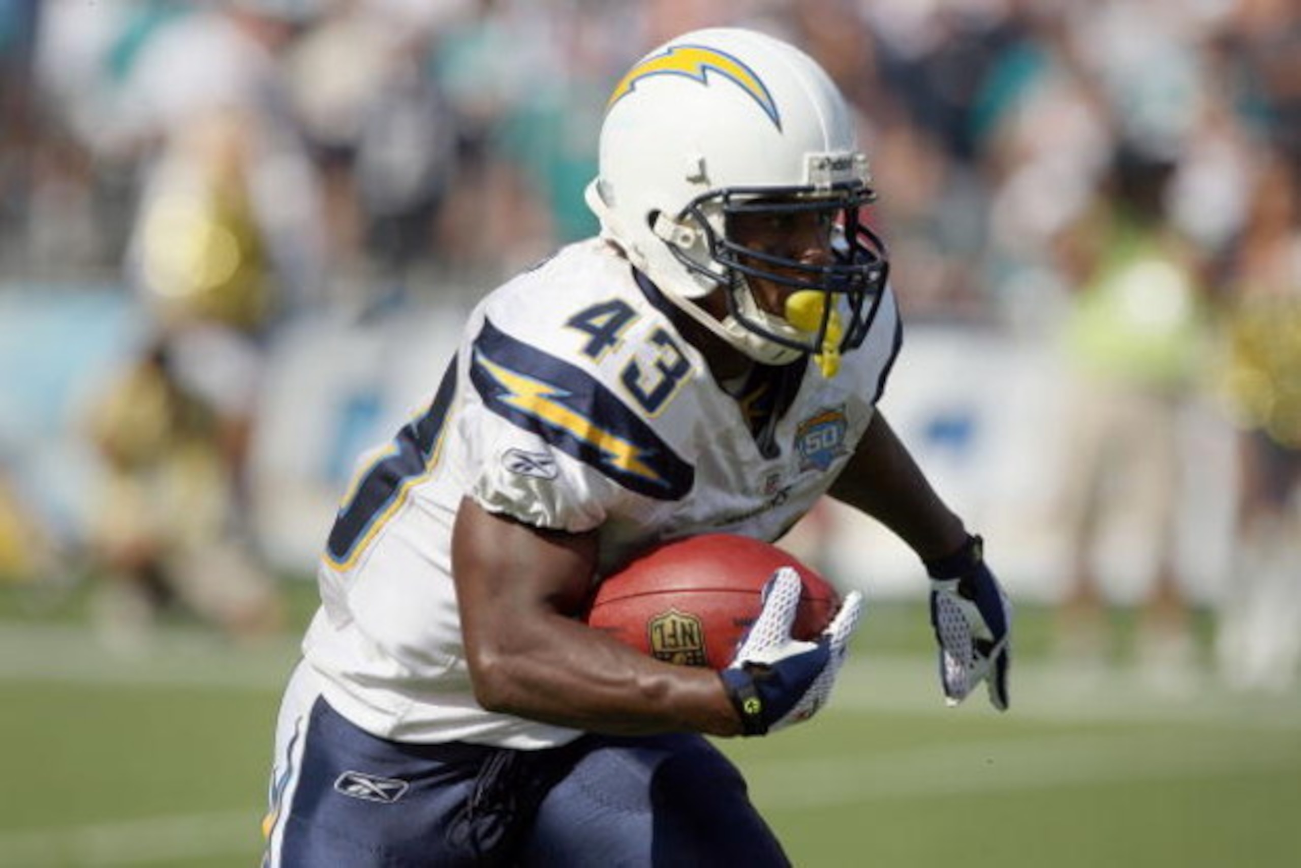 SAN DIEGO, CA - SEPTEMBER 27:  Running back Darren Sproles #43 of the San Diego Chargers runs with the ball against the Miami Dolphins at Qualcomm Stadium on September 27, 2009 in San Diego, California. (Photo by Donald Miralle/Getty Images)