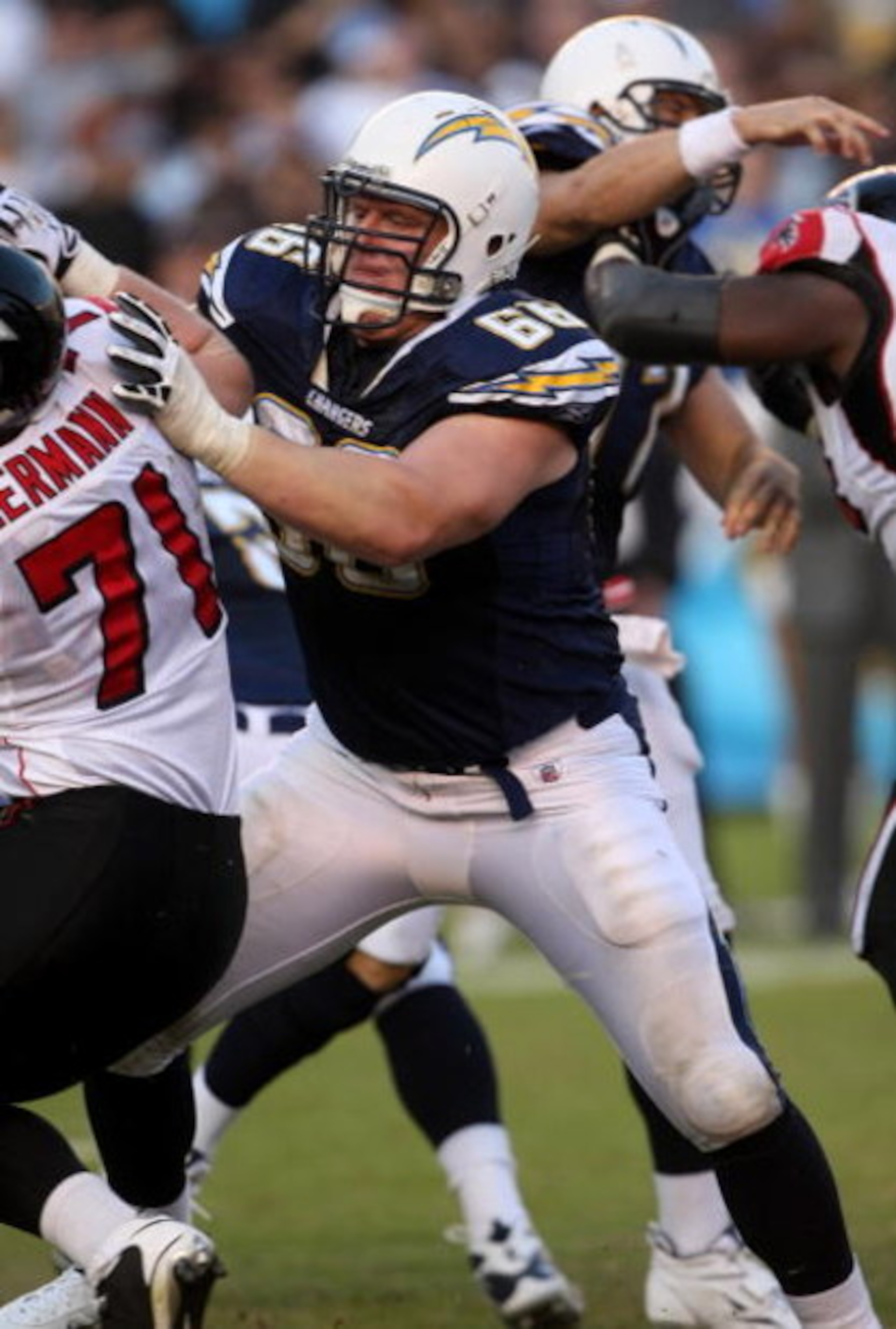 SAN DIEGO - NOVEMBER 30:   Tackle Jeromey Clary #66 of the San Diego Chargers blocks against the Atlanta Falcons on November 30, 2008 at Qualcomm Stadium in San Diego, California.  The Falcons won 22-16.  (Photo by Stephen Dunn/Getty Images)