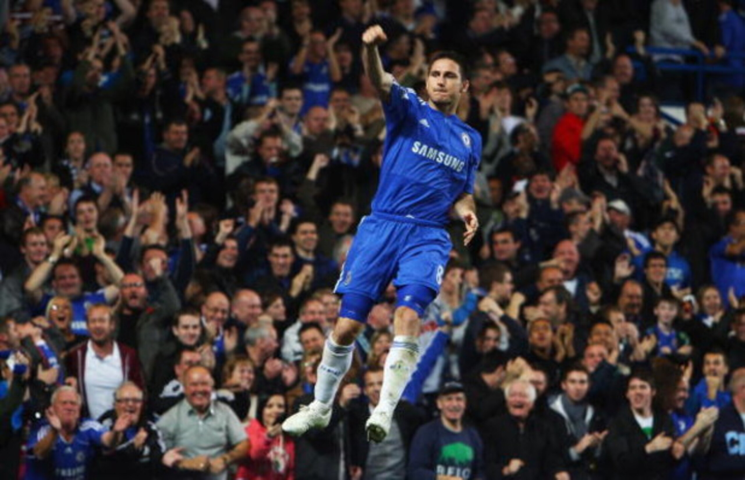 LONDON - OCTOBER 24:  Frank Lampard of Chelsea celebrates as he scores their second goal during the Barclays Premier League match between Chelsea and Blackburn Rovers at Stamford Bridge on October 24, 2009 in London, England.  (Photo by Phil Cole/Getty Im