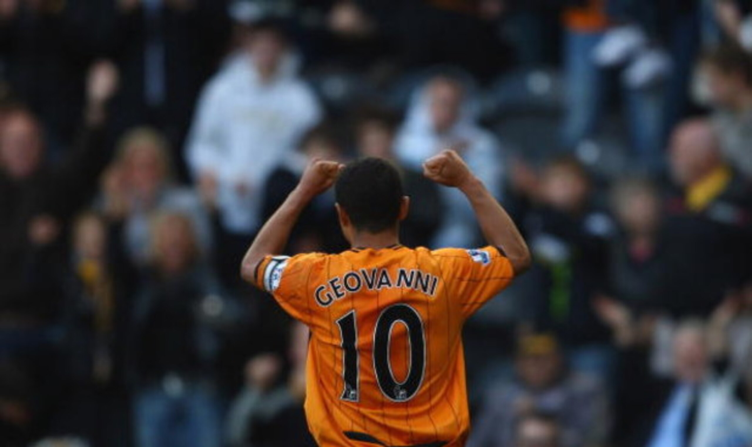 HULL, ENGLAND - OCTOBER 03:  Geovanni of Hull City celebrates his goal during the Barclays Premier League match between Hull City and Wigan Athletic at KC Stadium on October 3, 2009 in Hull, England.  (Photo by Jamie McDonald/Getty Images)
