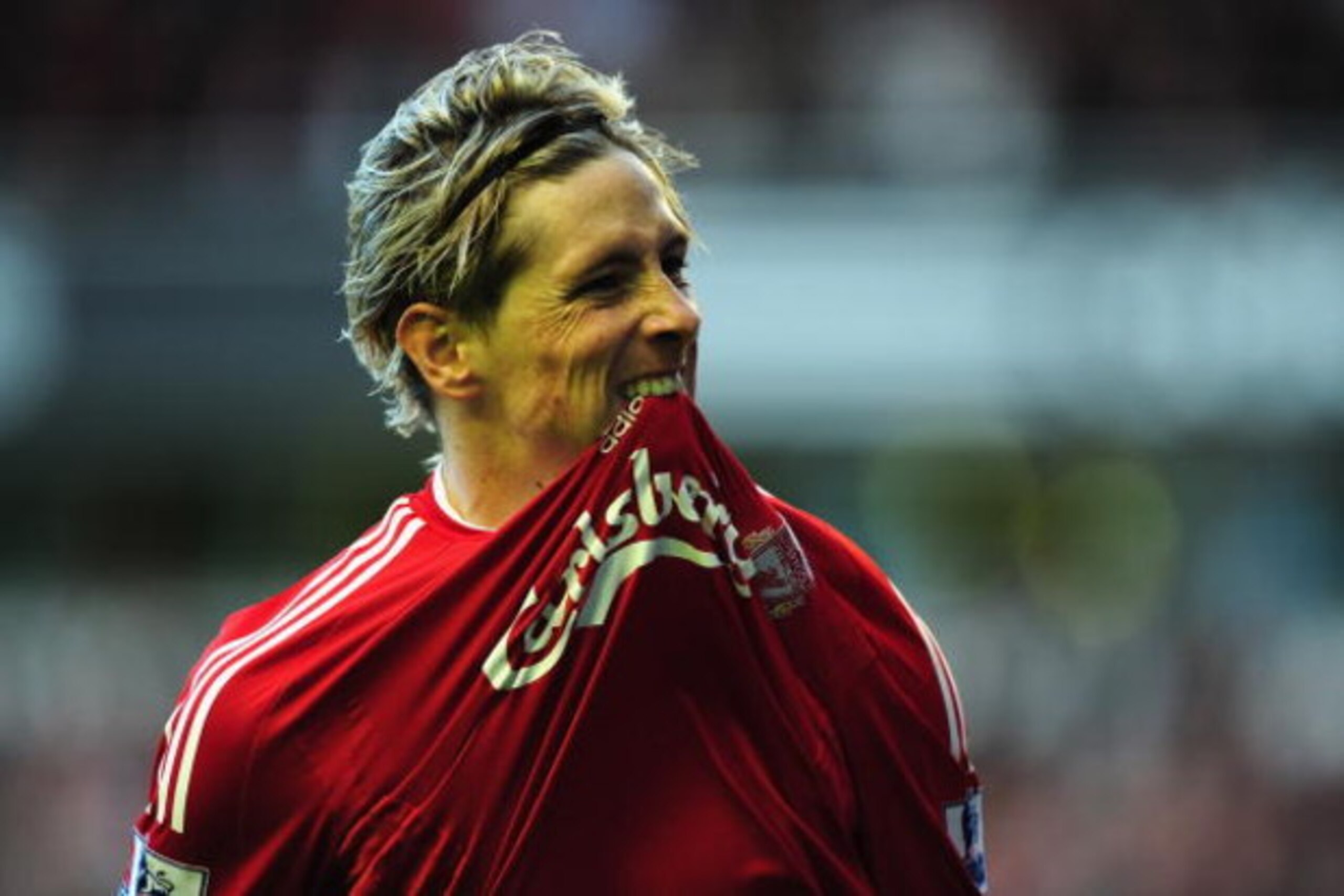 LIVERPOOL, UNITED KINGDOM - OCTOBER 25:  Fernando Torres of Liverpool celebrates scoring the opening goal during the Barclays Premier League match between Liverpool and Manchester United at Anfield on October 25, 2009 in Liverpool, England. (Photo by Cliv