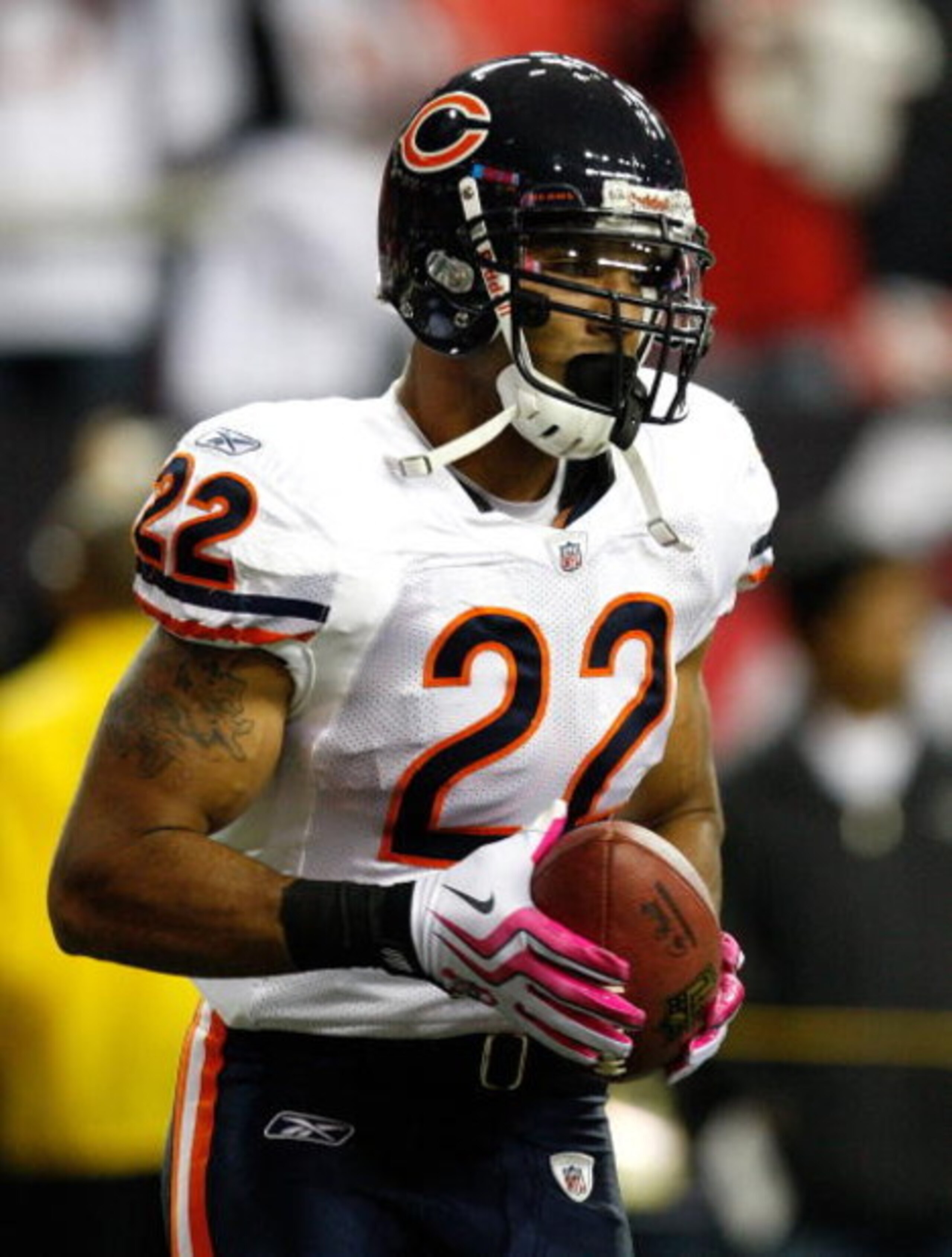 ATLANTA - OCTOBER 18:  Matt Forte #22 of the Chicago Bears against the Atlanta Falcons at Georgia Dome on October 18, 2009 in Atlanta, Georgia.  (Photo by Kevin C. Cox/Getty Images)