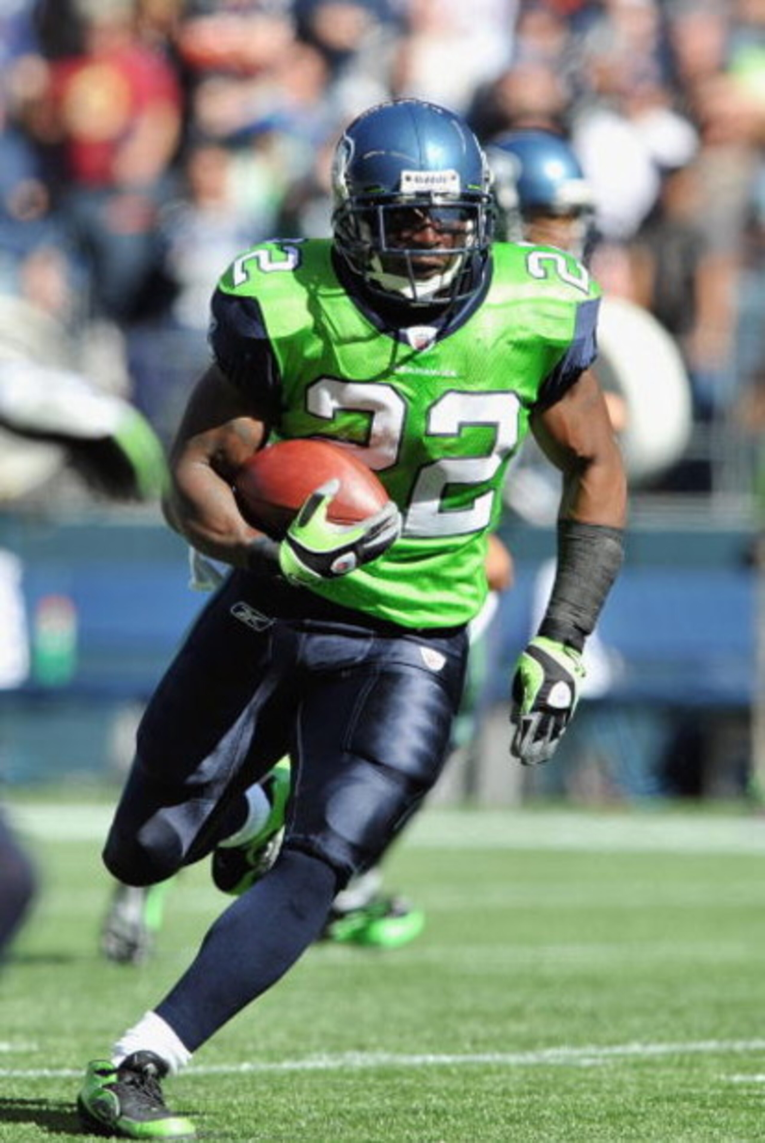 SEATTLE - SEPTEMBER 27: Julius Jones #22 of the Seattle Seahawks carries the ball during the game against the Chicago Bears on September 27, 2009 at Qwest Field in Seattle, Washington. The Bears defeated the Seahawks 25-19. (Photo by Otto Greule Jr/Getty 