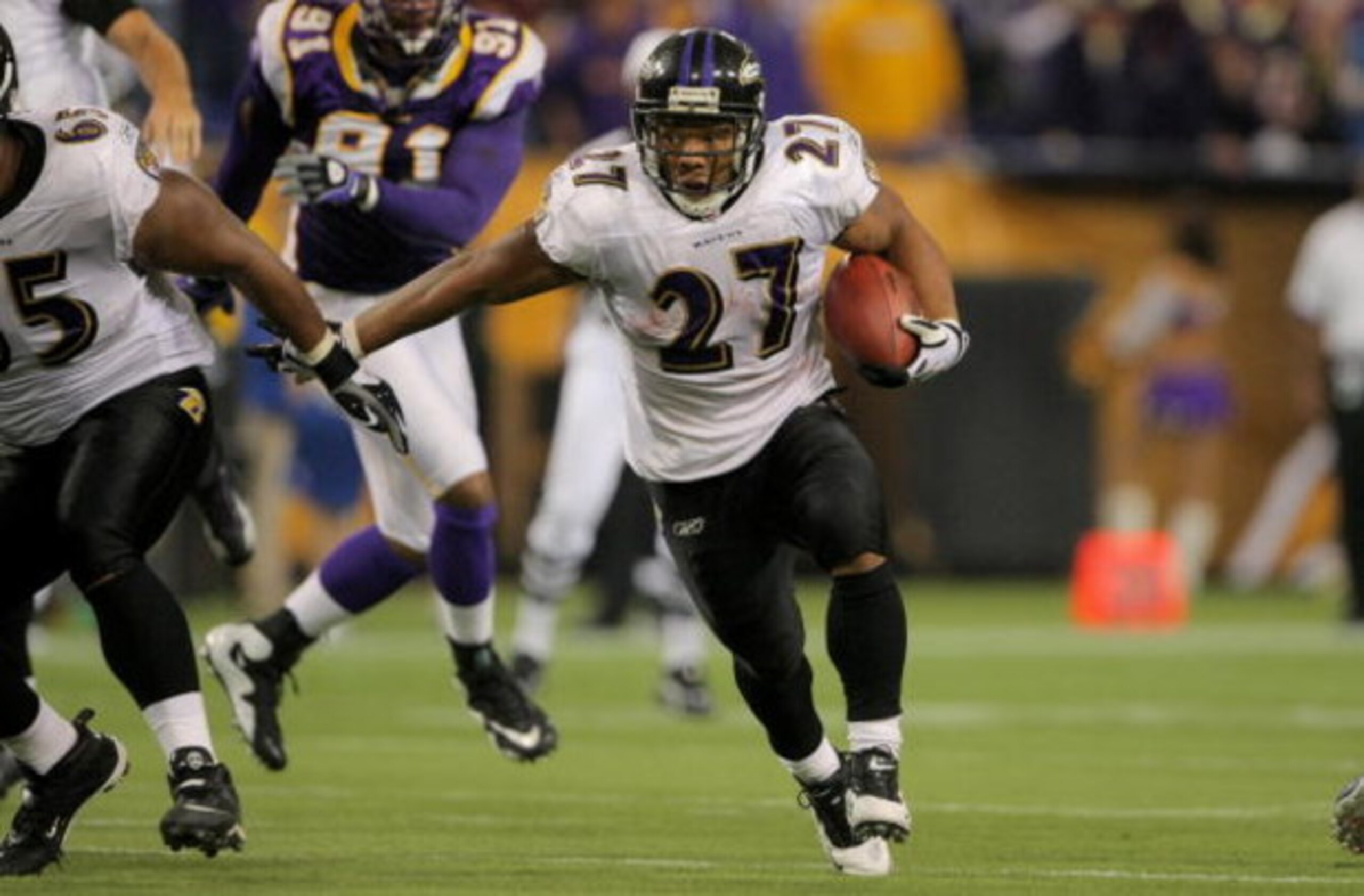 MINNEAPOLIS - OCTOBER 18:  Running back Ray Rice #27 of the Baltimore Ravens rushes against the Minnesota Vikings during NFL action at Hubert H. Humphrey Metrodome on October 18, 2009 in Minneapolis, Minnesota. The Vikings defeated the Ravens 33-31.  (Pho