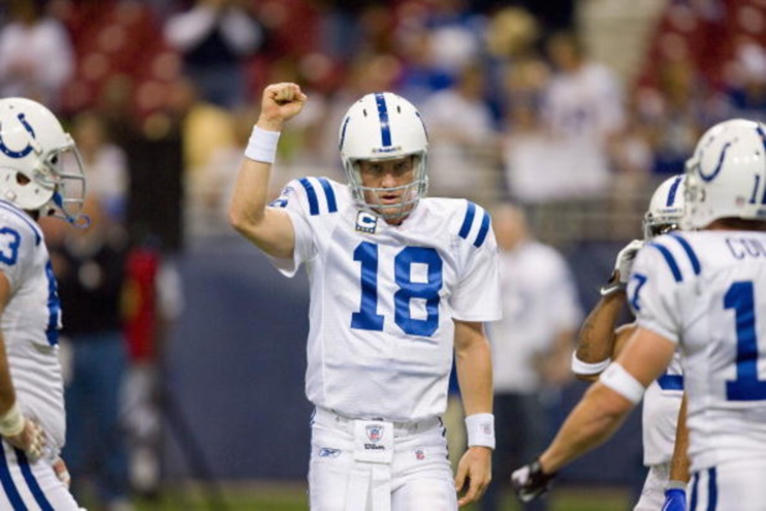 ST. LOUIS, MO - OCTOBER 25: Peyton Manning #18 of the Indianapolis Colts warms up prior to playing against the St. Louis Rams at the Edward Jones Dome on October 25, 2009 in St. Louis, Missouri.  (Photo by Dilip Vishwanat/Getty Images)