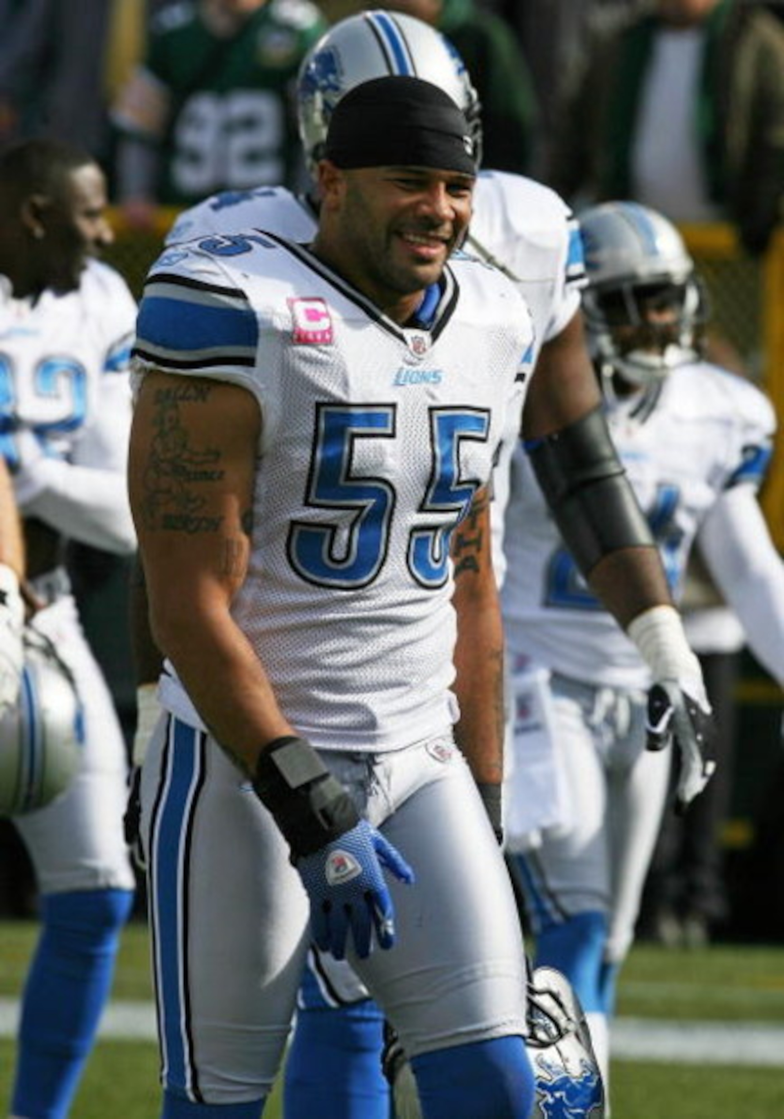 GREEN BAY, WI - OCTOBER 18: Larry Foote #55 of the Detroit Lions participates in warm-ups before a game against the Green Bay Packers at Lambeau Field on October 18, 2009 in Green Bay, Wisconsin. The Packers defeated the Lions 26-0. (Photo by Jonathan Dan