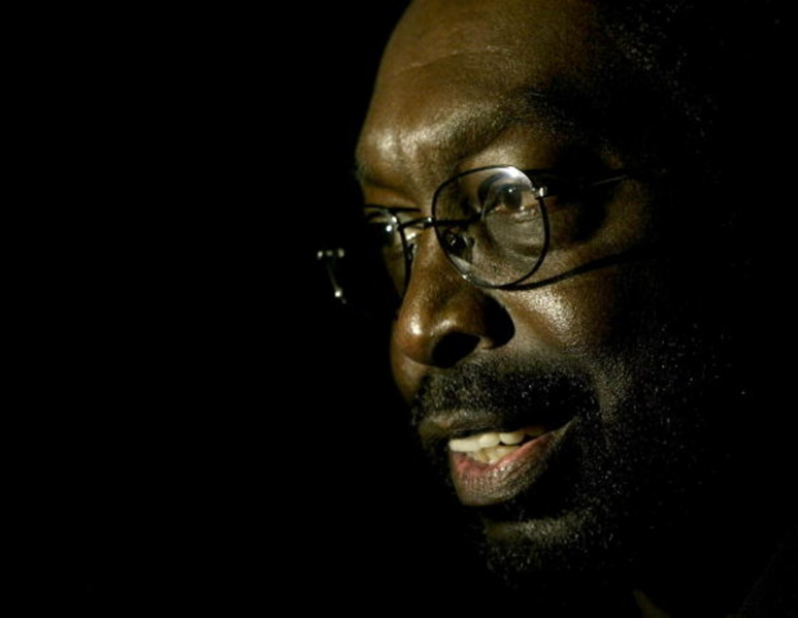NEW YORK - JUNE 21:  Former NBA star Earl 'The Pearl' Monroe attends Saint Vincent's Midtown Hospital spring gala on June 21, 2004 at the Marriott Marquis, in New York City. (Photo by Paul Hawthorne/Getty Images)