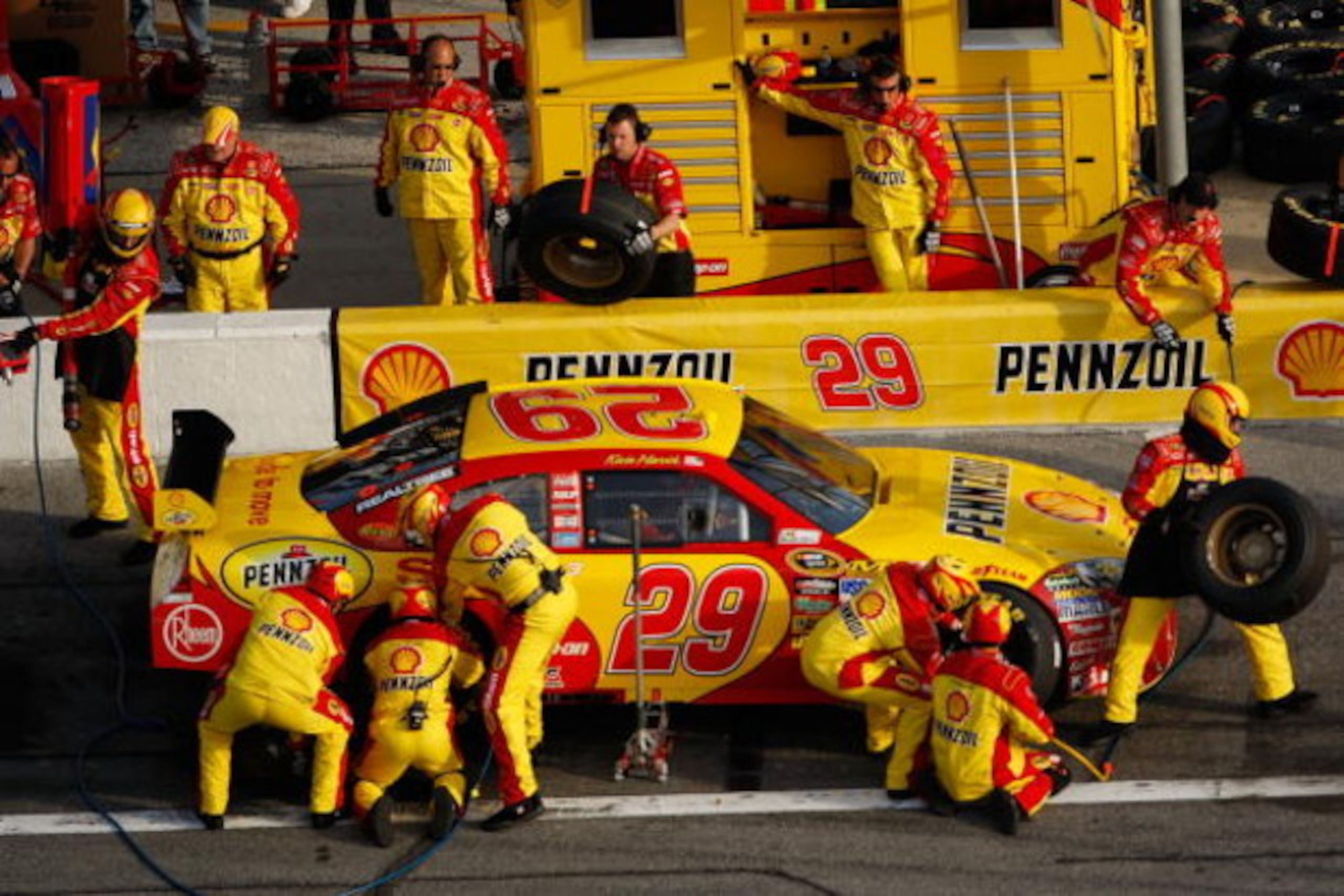 DAYTONA BEACH, FL - FEBRUARY 12:  Kevin Harvick, driver of the #29 Shell/Pennzoil Chevrolet, comes in for a pit stop during the NASCAR Sprint Cup Series Gatorade Duel 2 at Daytona International Speedway on February 12, 2009 in Daytona Beach, Florida.  (Ph