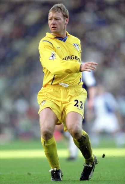 9 Dec 2001:  David Batty of Leeds United during the Barclaycard Premiership match between Blackburn and Leeds at Ewood Park in Blackburn, England.  \ Mandatory Credit: Alex Livesey /Allsport