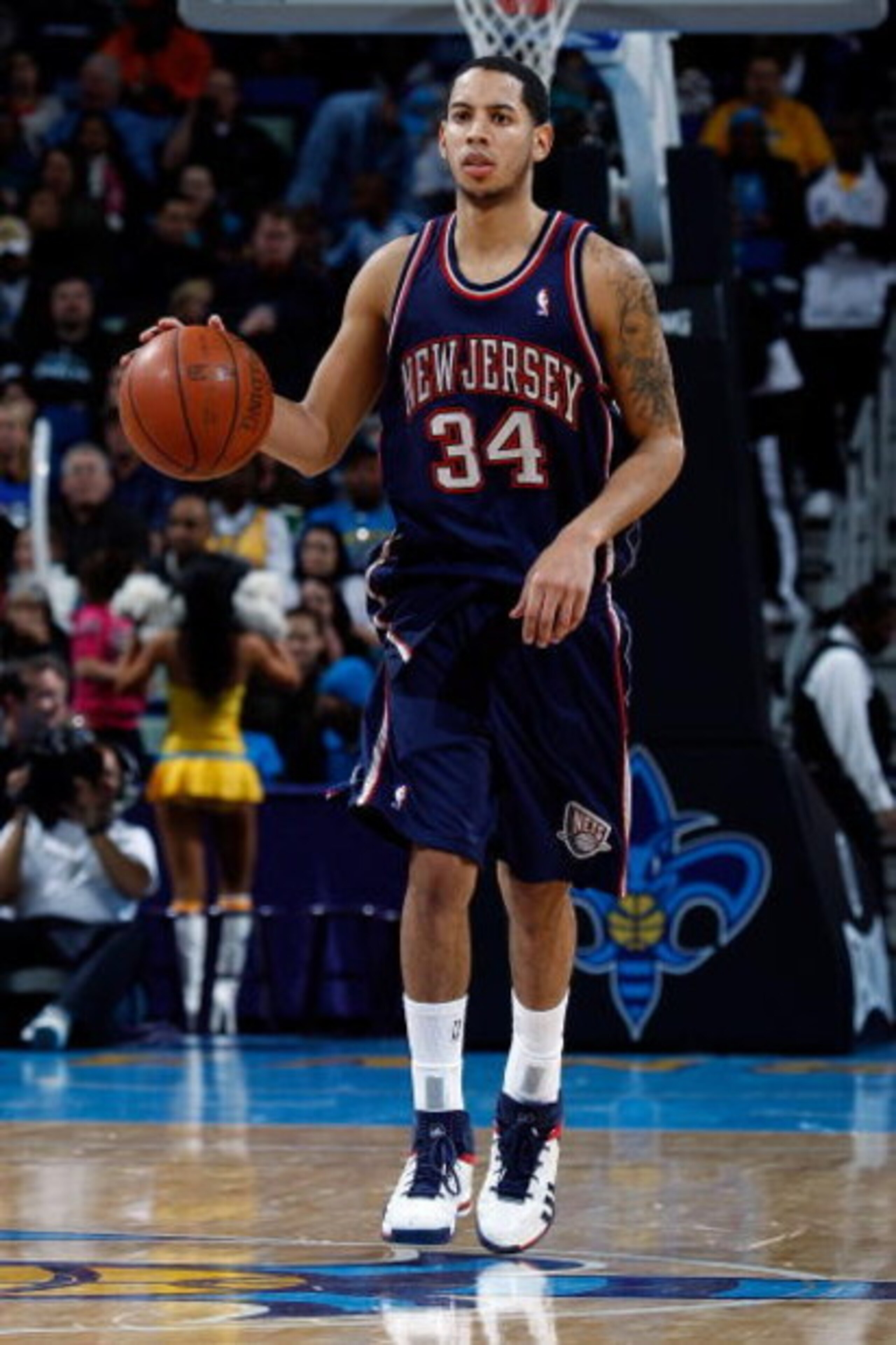 NEW ORLEANS - JANUARY 21:  Devin Harris #34 of the New Jersey Nets dribbles against the New Orleans Hornets on January 21, 2009 at the New Orleans Arena in New Orleans, Louisiana. The Hornets defeated the Nets 102-92.   NOTE TO USER: User expressly acknow