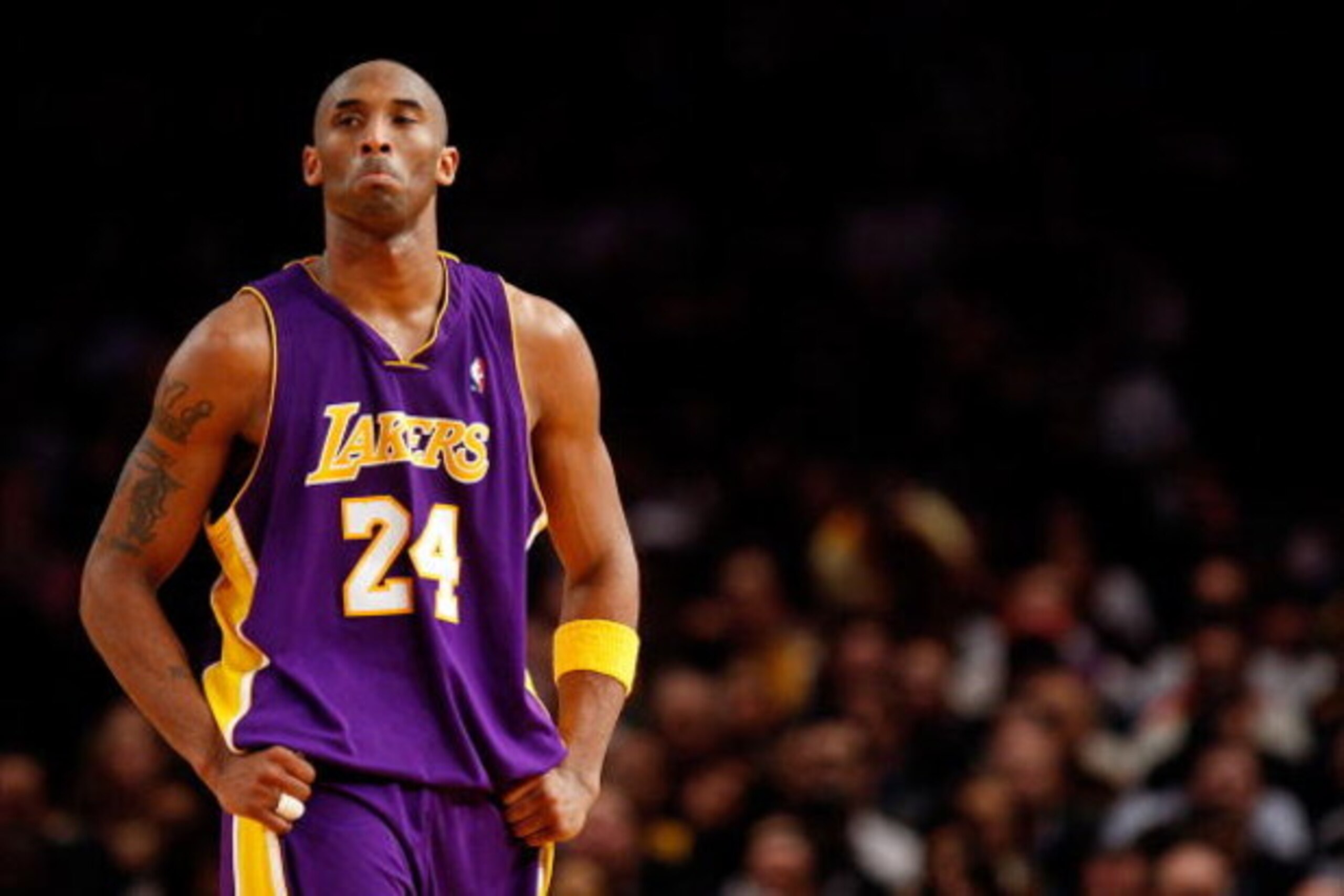 NEW YORK - FEBRUARY 02:  Kobe Bryant #24 of the Los Angeles Lakers walks down the court against the New York Knicks on February 2, 2009 at Madison Square Garden in New York City. NOTE TO USER: User expressly acknowledges and agrees that, by downloading an
