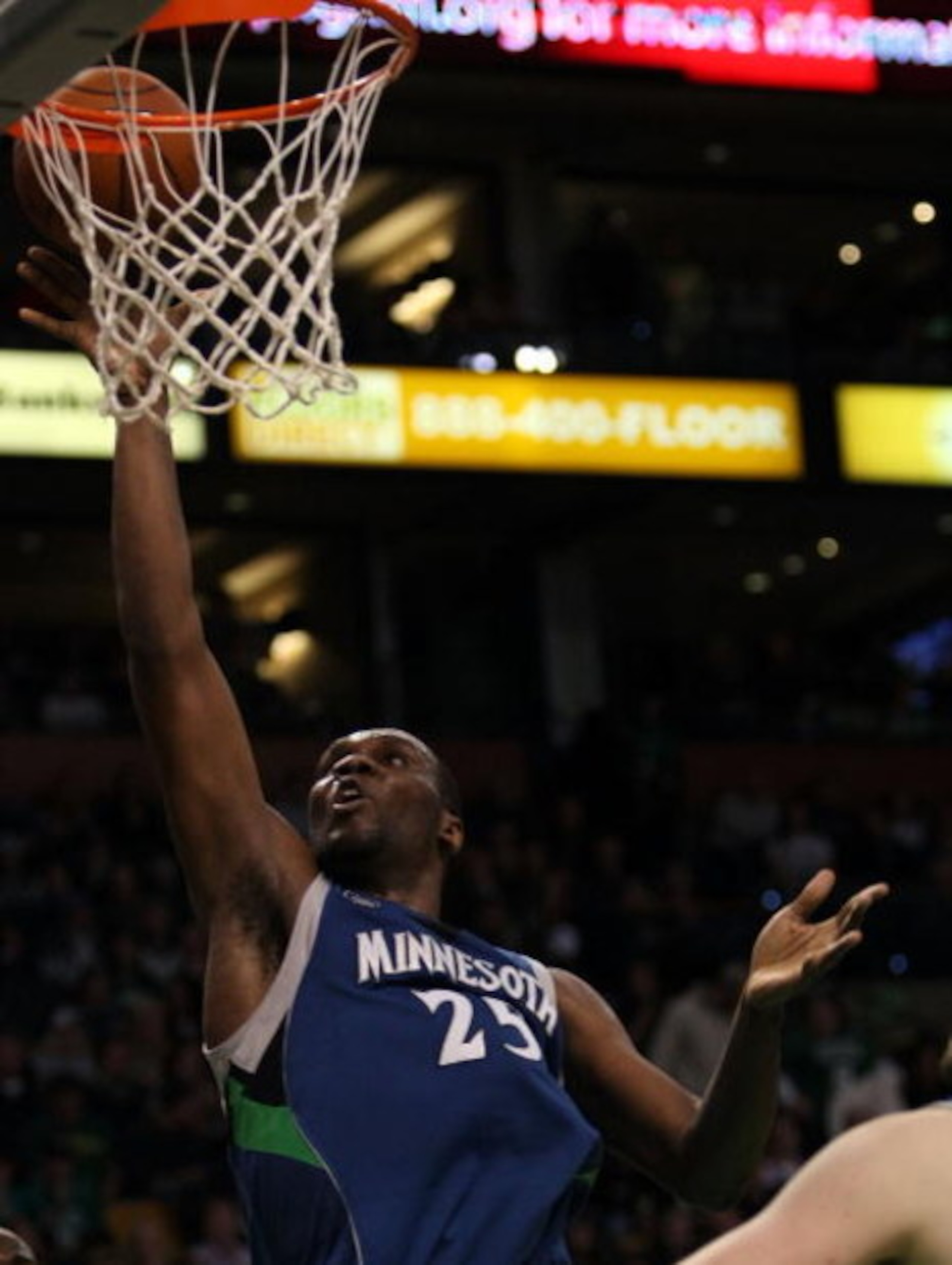 BOSTON - FEBRUARY 01:  Al Jefferson #25 of Minnesota Timberwolves drives to the net in the first half against the Boston Celtics on February 1, 2009 at TD Banknorth Garden in Boston, Massachusetts. NOTE TO USER: User expressly acknowledges and agrees that