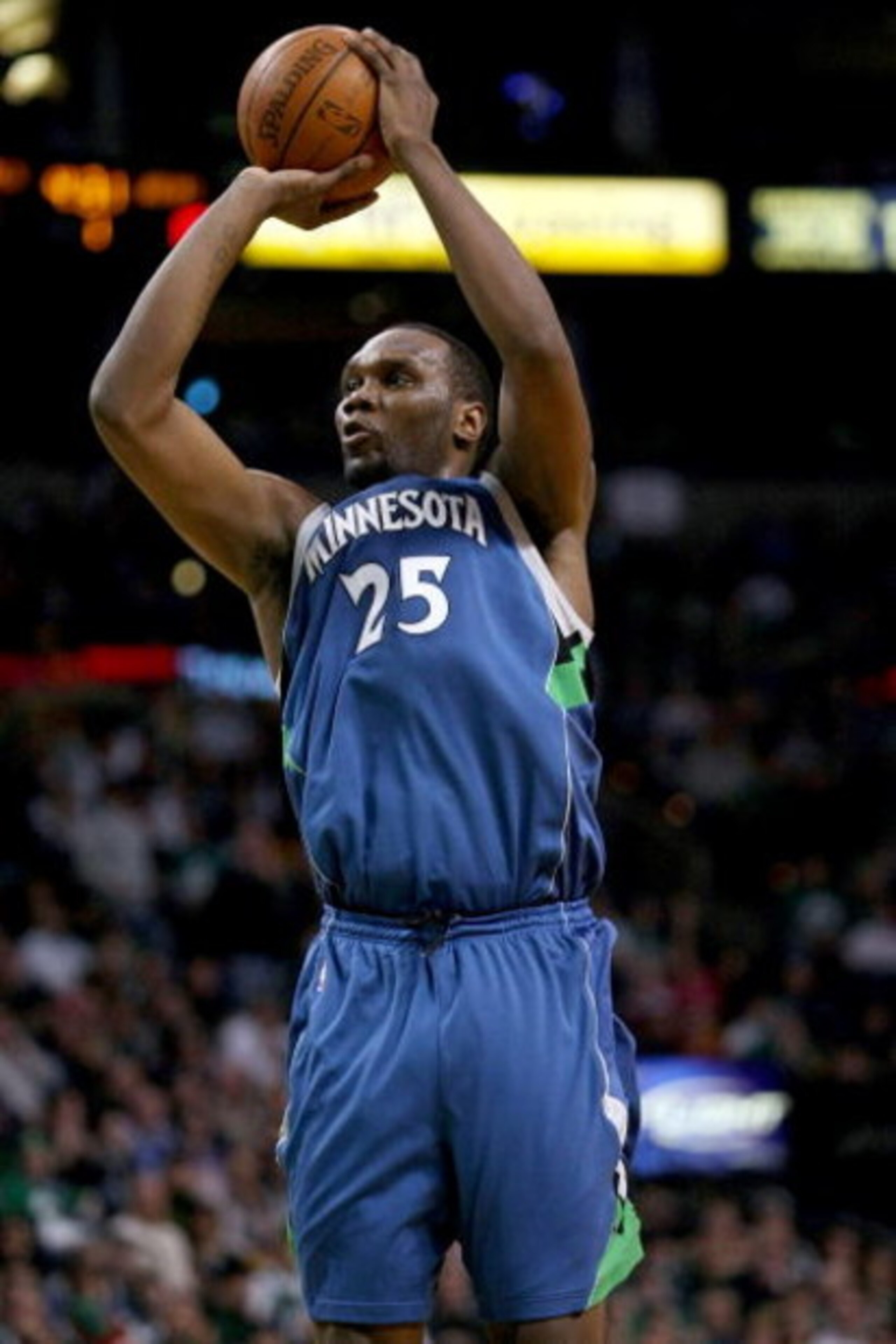 BOSTON - FEBRUARY 01:  Al Jefferson #25 of Minnesota Timberwolves takes a shot in the first half against the Boston Celtics on February 1, 2009 at TD Banknorth Garden in Boston, Massachusetts. NOTE TO USER: User expressly acknowledges and agrees that, by 