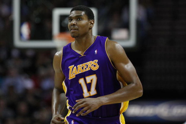 SAN ANTONIO - JANUARY 14:  Andrew Bynum #17 of the Los Angeles Lakers during play against the San Antonio Spurs on January 14, 2009 at AT&T Center in San Antonio, Texas.  NOTE TO USER: User expressly acknowledges and agrees that, by downloading and/or usi