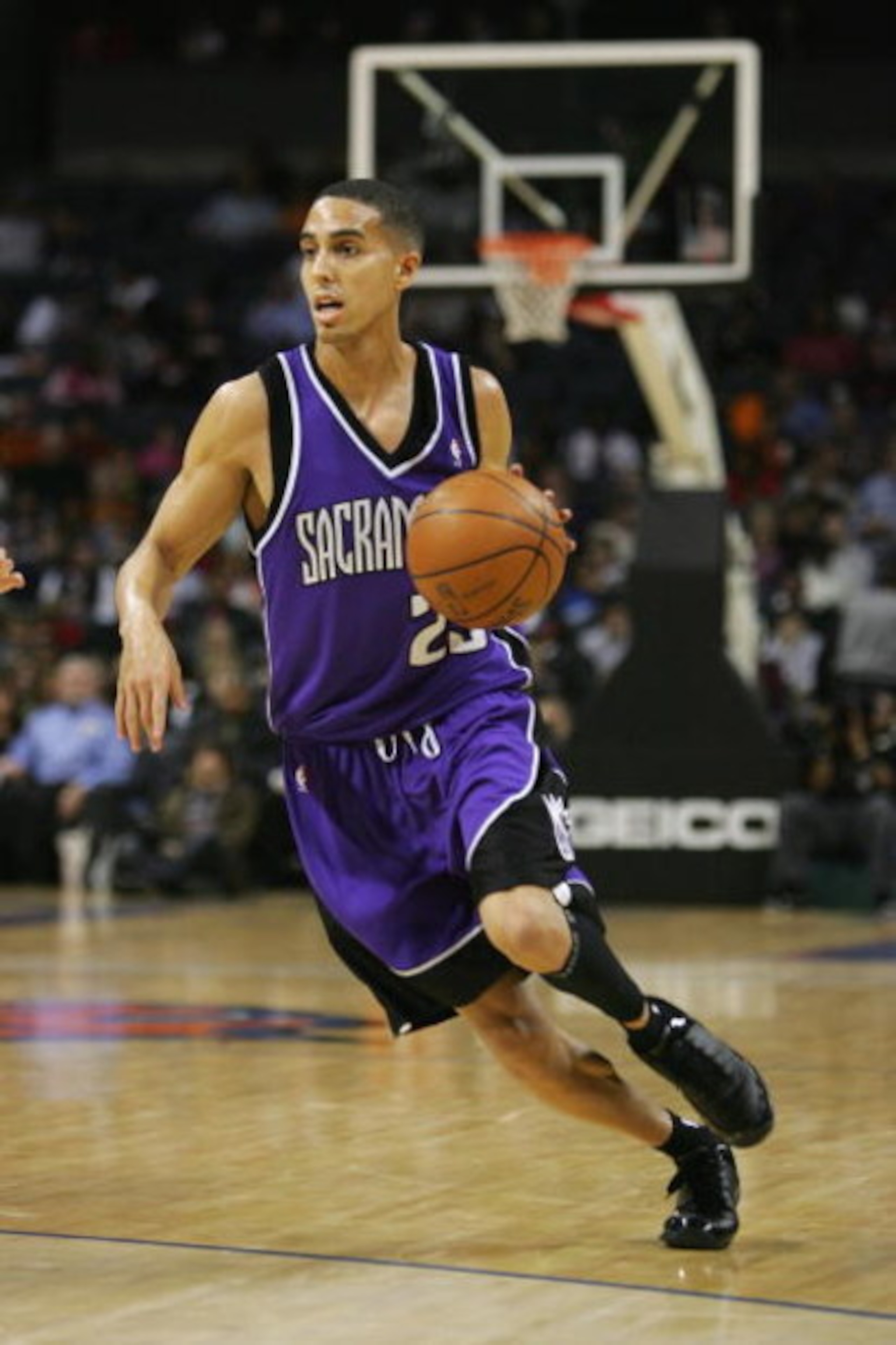 CHARLOTTE, NC - FEBRUARY 22:  Kevin Martin #23 of the Sacramento Kings moves the ball against the Charlotte Bobcats during the game at Bobcats Arena on February 22, 2008 in Charlotte, North Carolina. The Kings won 116-115.  NOTE TO USER: User expressly ac