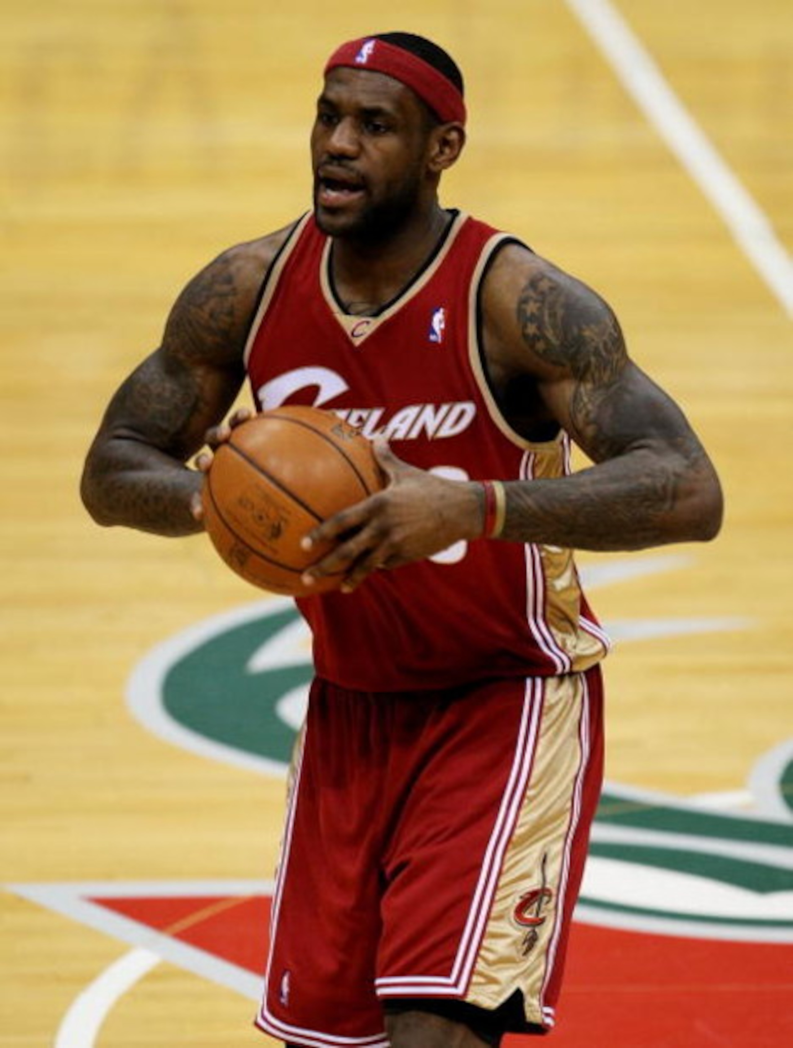 MILWAUKEE - FEBRUARY 20: LeBron James #23 of the Cleveland Cavaliers passes the ball against the Milwaukee Bucks on February 20, 2009 at the Bradley Center in Milwaukee, Wisconsin. The Cavaliers defeated the Bucks 111-103. NOTE TO USER: User expressly ack