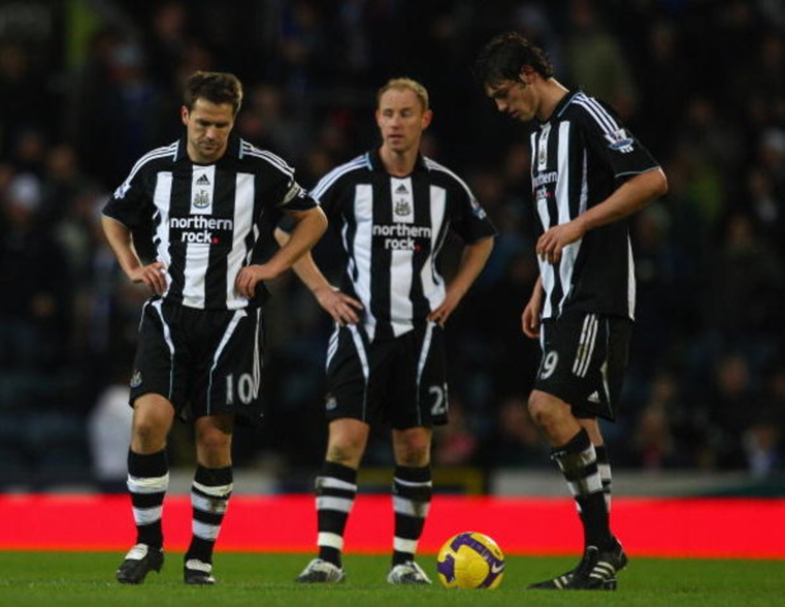 BLACKBURN, UNITED KINGDOM - JANUARY 17:l-r Michael Owen, Nicky Butt and Andrew Carroll of Newcastle show their dissapointment during the Barclays Premier League match between Blackburn Rovers and Newcastle United at Ewood Park on January 17, 2009 in Blac BLACKBURN, UNITED KINGDOM - JANUARY 17:l-r Michael Owen, Nicky Butt and Andrew Carroll of Newcastle show their dissapointment during the Barclays Premier League match between Blackburn Rovers and Newcastle United at Ewood Park on January 17, 2009 in Blac