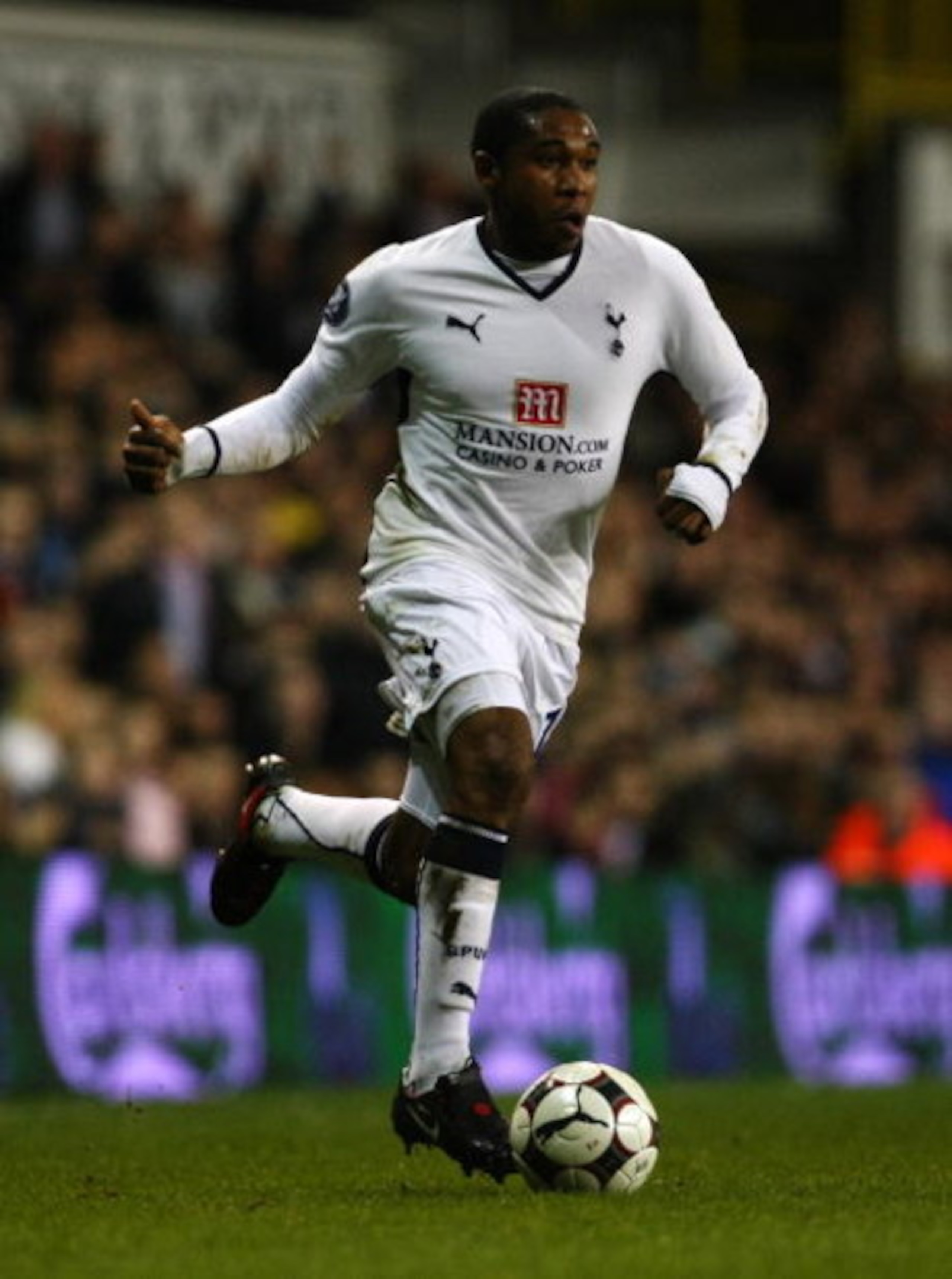 LONDON - FEBRUARY 26: Wilson Palacios of Tottenham Hotspur in action during the UEFA Cup round of 32, second leg match between Tottenham Hotspur and Shakhtar Donesk at White Hart Lane on February 26, 2009 in London, England. (Photo by Clive Rose/Getty I LONDON - FEBRUARY 26: Wilson Palacios of Tottenham Hotspur in action during the UEFA Cup round of 32, second leg match between Tottenham Hotspur and Shakhtar Donesk at White Hart Lane on February 26, 2009 in London, England. (Photo by Clive Rose/Getty I
