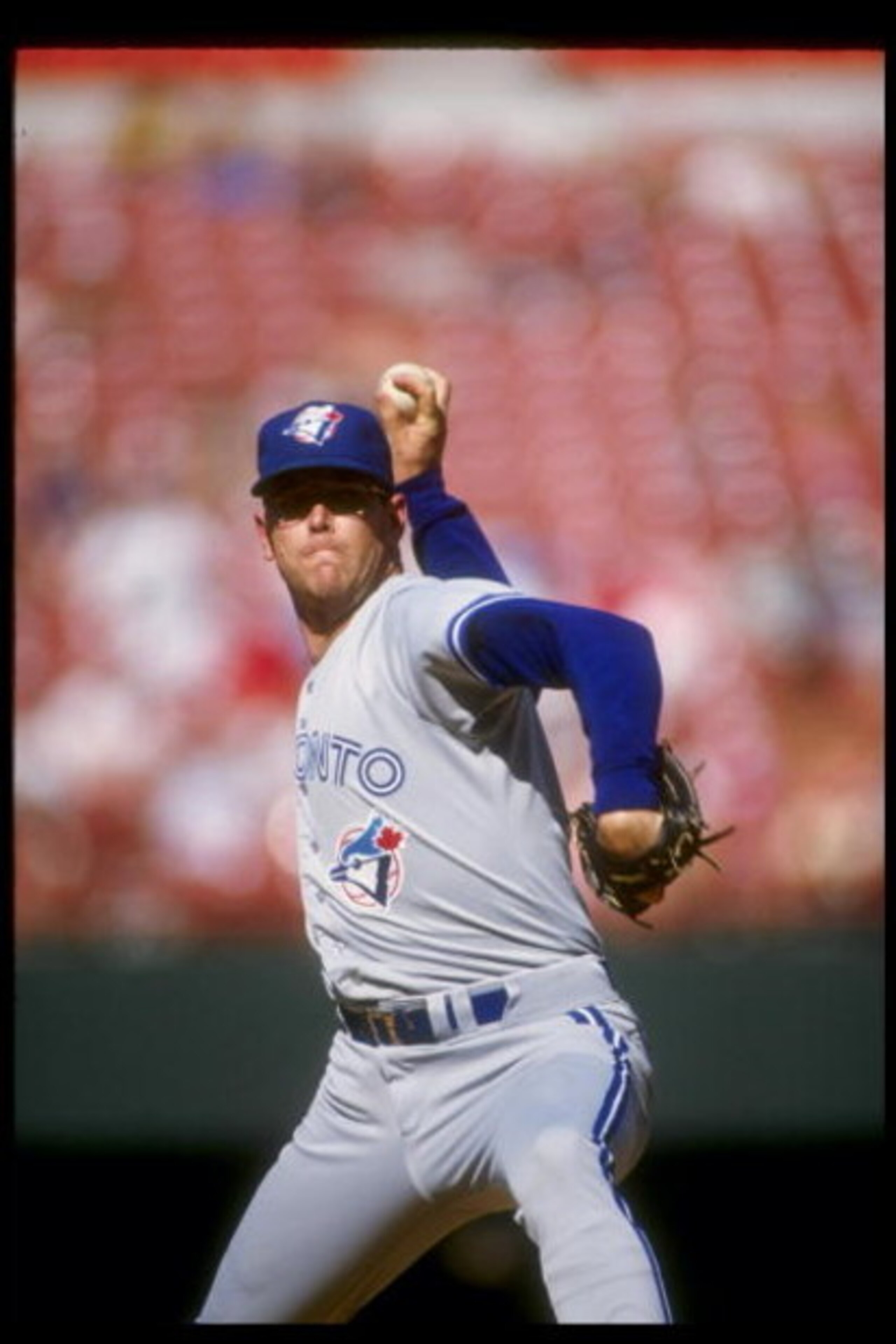 1990: Pitcher Tom Henke of the Toronto Blue Jays throws a pitch during a game. Mandatory Credit: Stephen Dunn /Allsport 1990: Pitcher Tom Henke of the Toronto Blue Jays throws a pitch during a game. Mandatory Credit: Stephen Dunn /Allsport