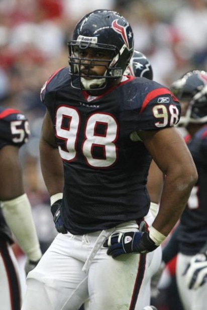 HOUSTON - NOVEMBER 18:  Anthony Weaver #98 of the Houston Texans looks on during the NFL game against the New Orleans Saints at Camp Reliant Stadium on November 18, 2007 in Houston, Texas. (Photo by Stephen Dunn/Getty Images)
