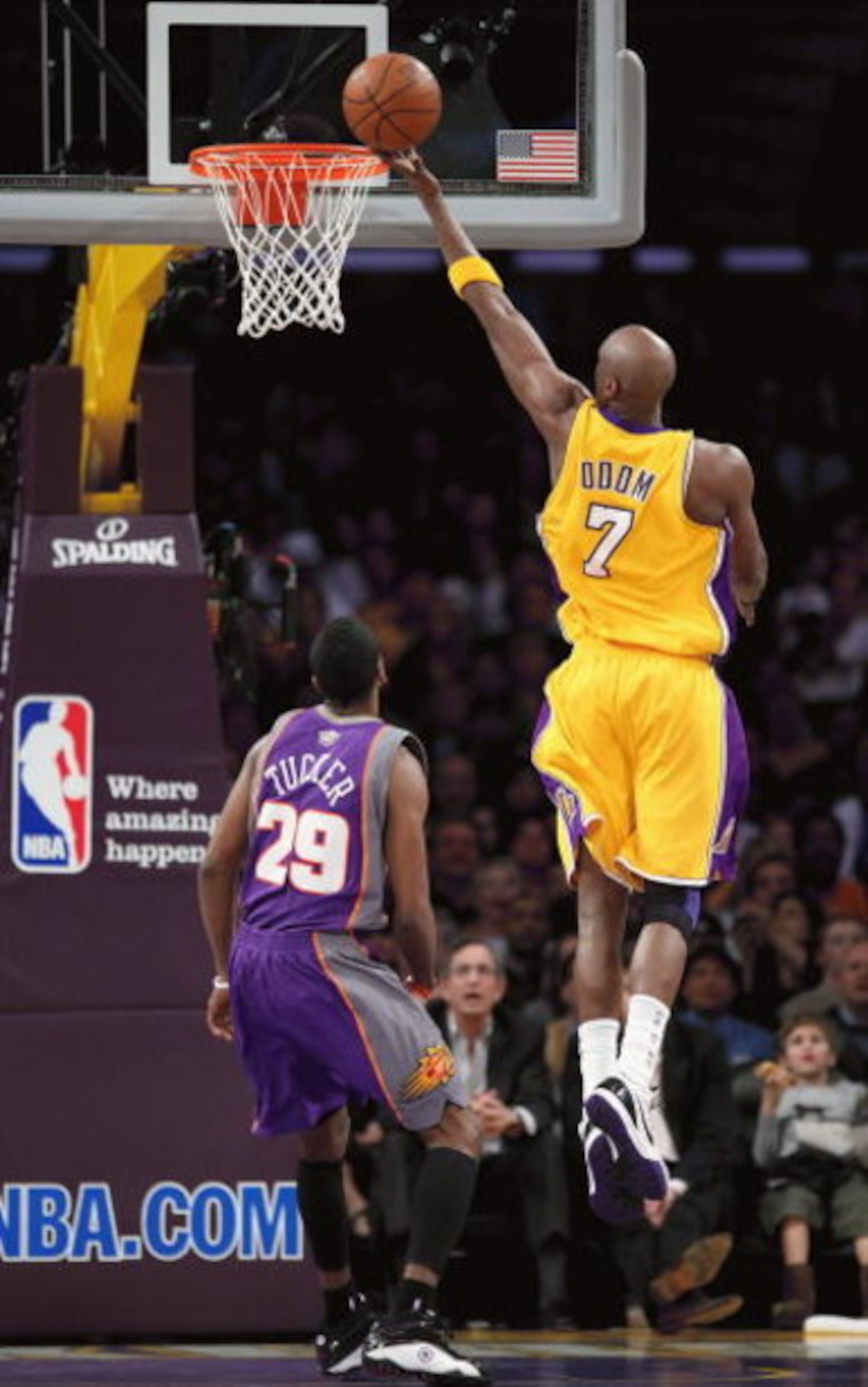 LOS ANGELES, CA - FEBRUARY 26: Lamar Odom #7 of the Los Angeles Lakers lays up a shot over Alando Tucker #29 of the Phoenix Suns during the NBA game at Staples Center on February 26, 2009 in Los Angeles, California. The Lakers defeated the Suns 132-106 LOS ANGELES, CA - FEBRUARY 26: Lamar Odom #7 of the Los Angeles Lakers lays up a shot over Alando Tucker #29 of the Phoenix Suns during the NBA game at Staples Center on February 26, 2009 in Los Angeles, California. The Lakers defeated the Suns 132-106