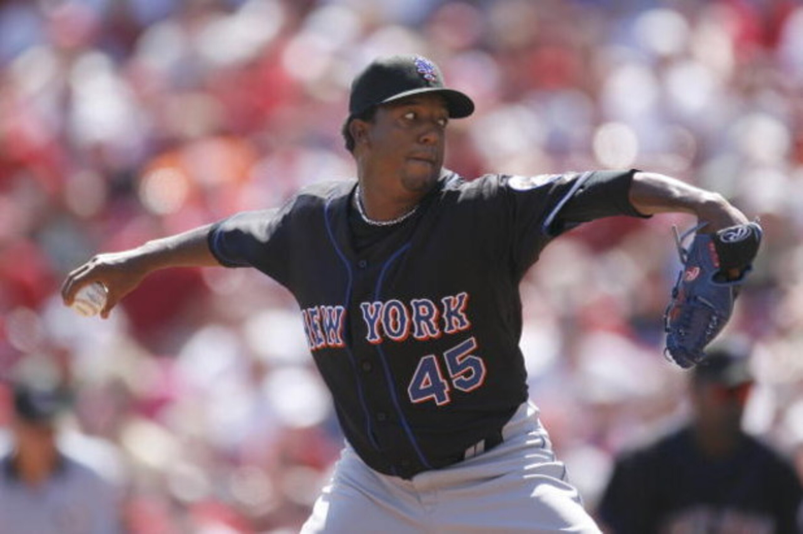 CINCINNATI - SEPTEMBER 3:  Pitcher Pedro Martinez #45 of the New York Mets pitches against the Cincinnati Reds on September 3, 2007 at Great American Ball Park in Cincinnati, Ohio.  Pedro Martinez recorded his 3000th strikeout during this game. (Photo by 