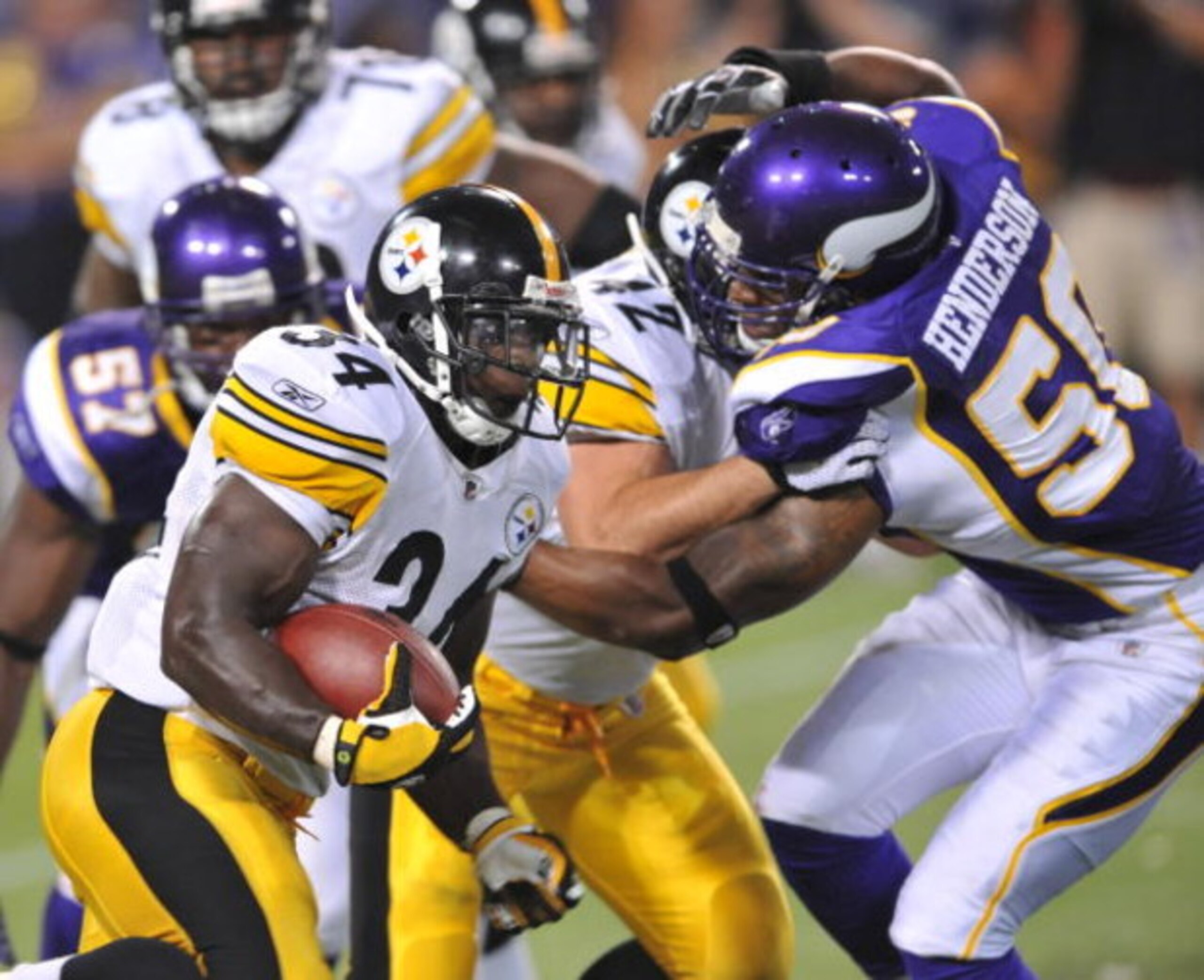 MINNEAPOLIS - AUGUST 23:  Rashard Mendenhall #34 of the  Pittsburgh Steelers carries the ball during a preseason NFL game against the Minnesota Vikings at the Hubert H. Humphrey Metrodome  August 23, 2008 in Minneapolis, Minnesota.  (Photo by Tom Dahlin/G