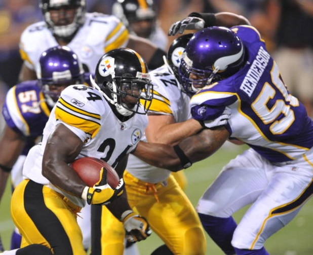 MINNEAPOLIS - AUGUST 23:  Rashard Mendenhall #34 of the  Pittsburgh Steelers carries the ball during a preseason NFL game against the Minnesota Vikings at the Hubert H. Humphrey Metrodome  August 23, 2008 in Minneapolis, Minnesota.  (Photo by Tom Dahlin/G