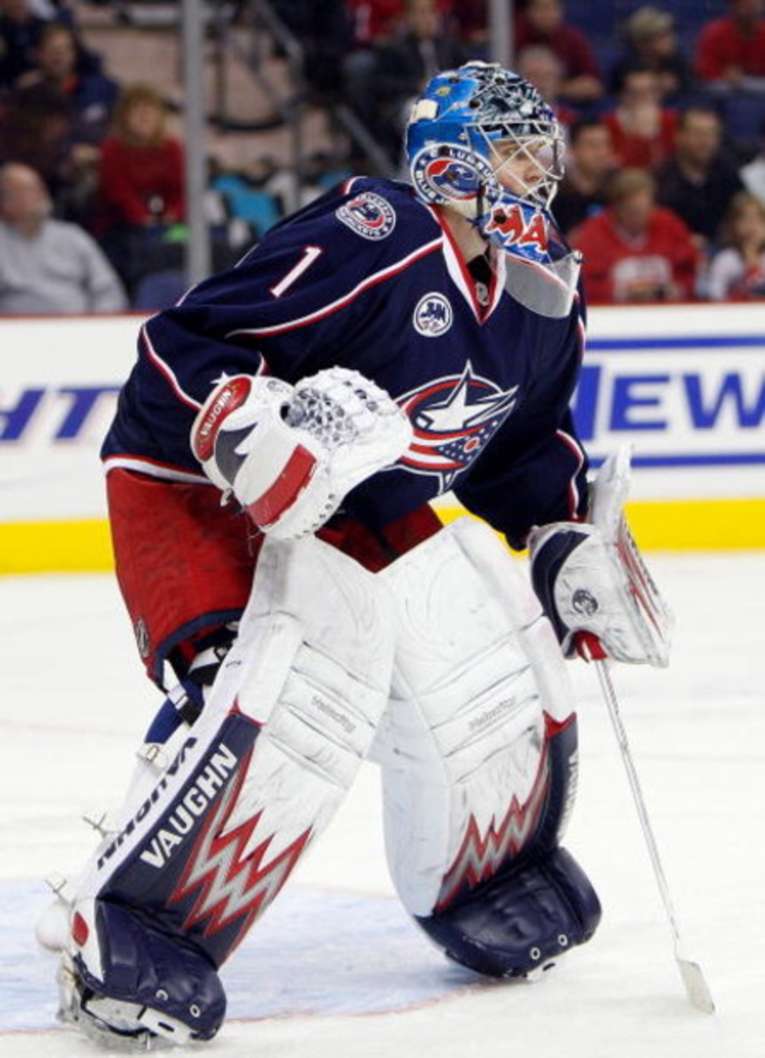 COLUMBUS, OH - NOVEMBER 7:  Goaltender Steve Mason #1 of the Columbus Blue Jackets defends his net during their NHL game against the Montreal Canadiens on November 7, 2008 at Nationwide Arena in Columbus, Ohio.  The Blue Jackets defeated the Canadiens 4-3