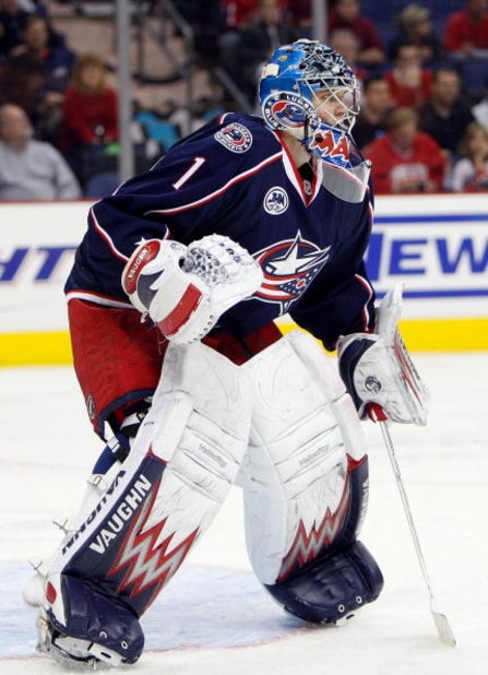 COLUMBUS, OH - NOVEMBER 7:  Goaltender Steve Mason #1 of the Columbus Blue Jackets defends his net during their NHL game against the Montreal Canadiens on November 7, 2008 at Nationwide Arena in Columbus, Ohio.  The Blue Jackets defeated the Canadiens 4-3
