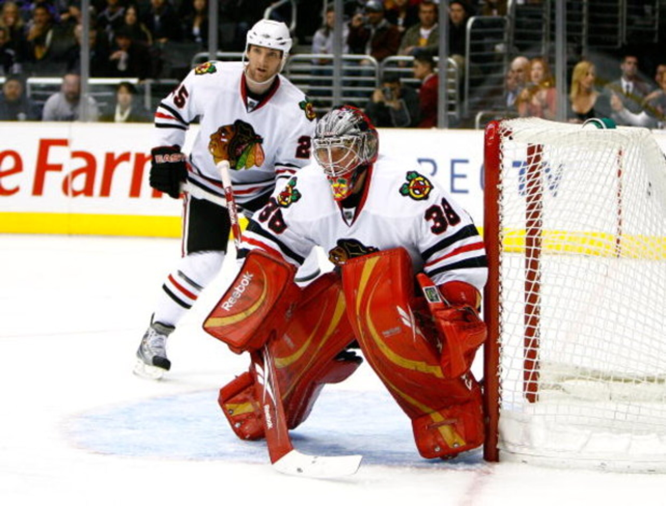 LOS ANGELES, CA - JANUARY 29:  Goaltender Cristobal Huet #8 of the Chicago Blackhawks defends the net during the second period against the Los Angeles Kings at the Staples Center on January 29, 2009 in Los Angeles, California.  (Photo by Jeff Gross/Getty 