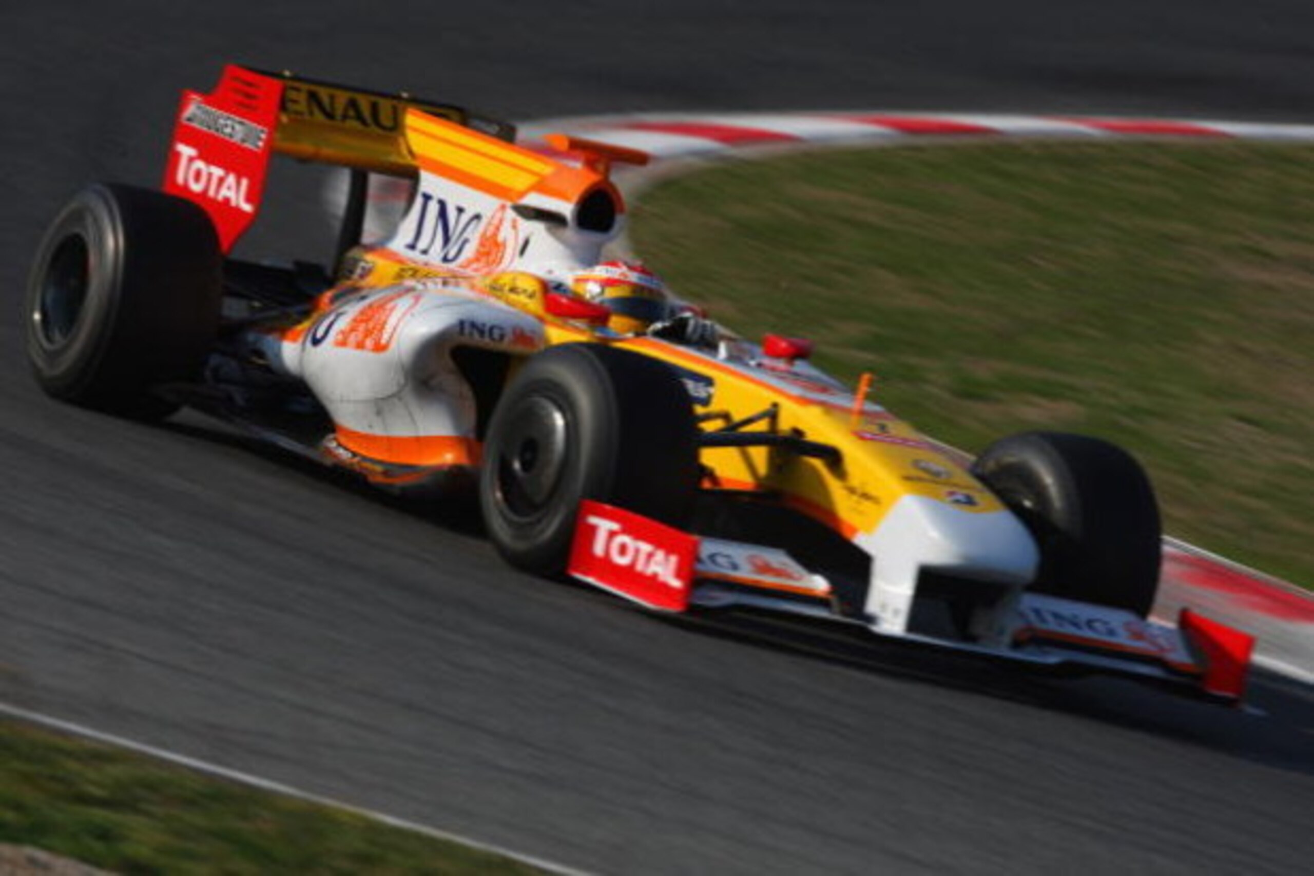BARCELONA, SPAIN - MARCH 12: Fernando Alonso of Spain and team Renault in action during formula one testing at the Circuit de Catalunya on March 12, 2009 in Barcelona, Spain. (Photo by Mark Thompson/Getty Images) BARCELONA, SPAIN - MARCH 12: Fernando Alonso of Spain and team Renault in action during formula one testing at the Circuit de Catalunya on March 12, 2009 in Barcelona, Spain. (Photo by Mark Thompson/Getty Images)