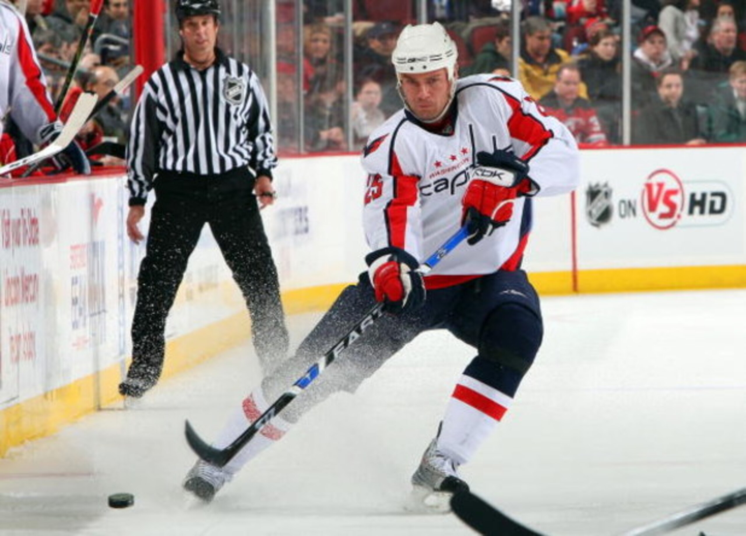NEWARK, NJ - FEBRUARY 03:  Viktor Kozlov #25 of the Washington Capitals skates against the New Jersey Devils at the Prudential Center on February 3, 2009 in Newark, New Jersey. The Capitals defeated the Devils 5-2.  (Photo by Jim McIsaac/Getty Images)