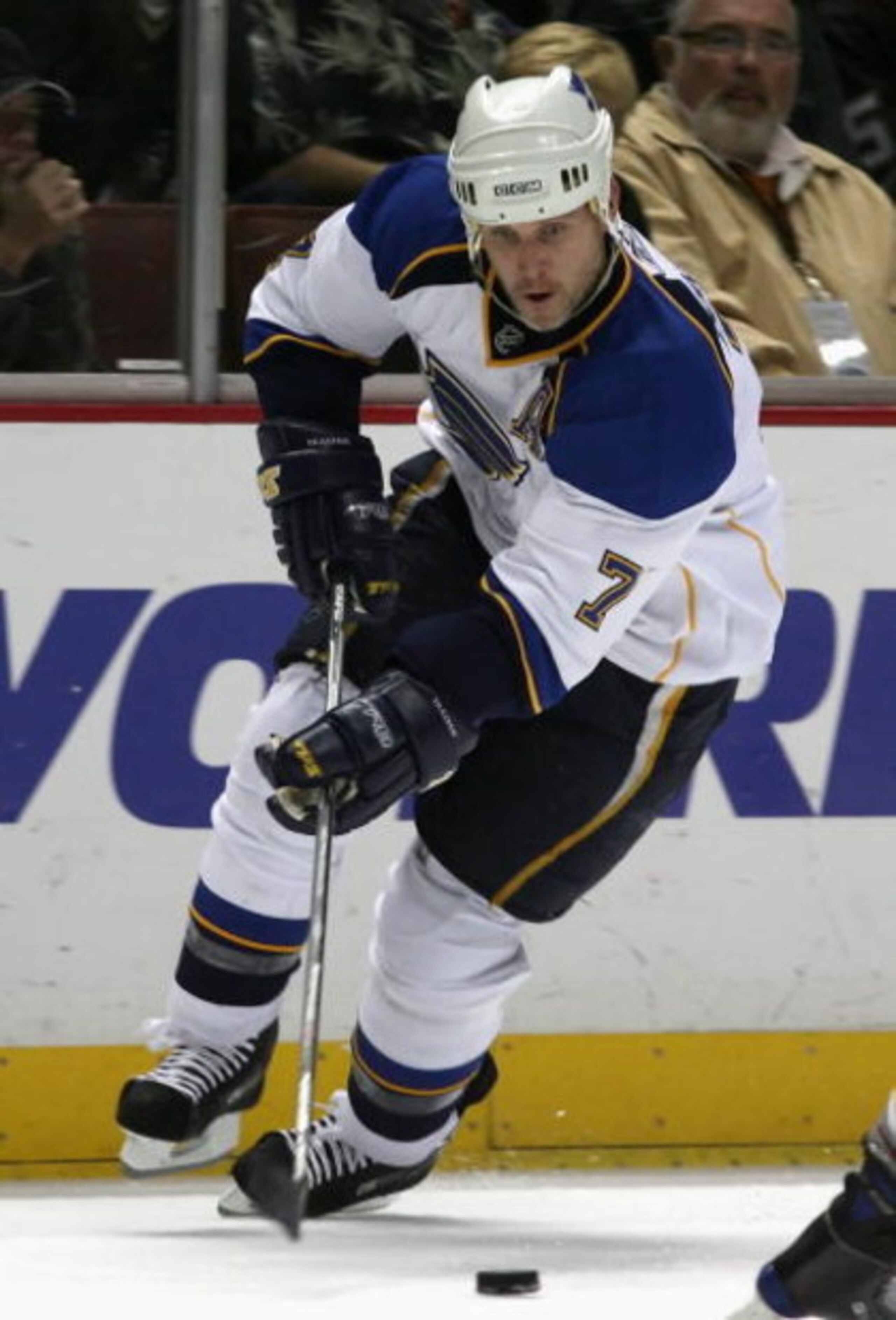 ANAHEIM, CA - NOVEMBER 05:  Keith Tkachuk #7 of the St. Louis Blues skates with the puck during the NHL game against the Anaheim Ducks at Honda Center on November 5, 2008 in Anaheim, California. The Ducks defeated the Blues 5-2.  (Photo by Christian Peter