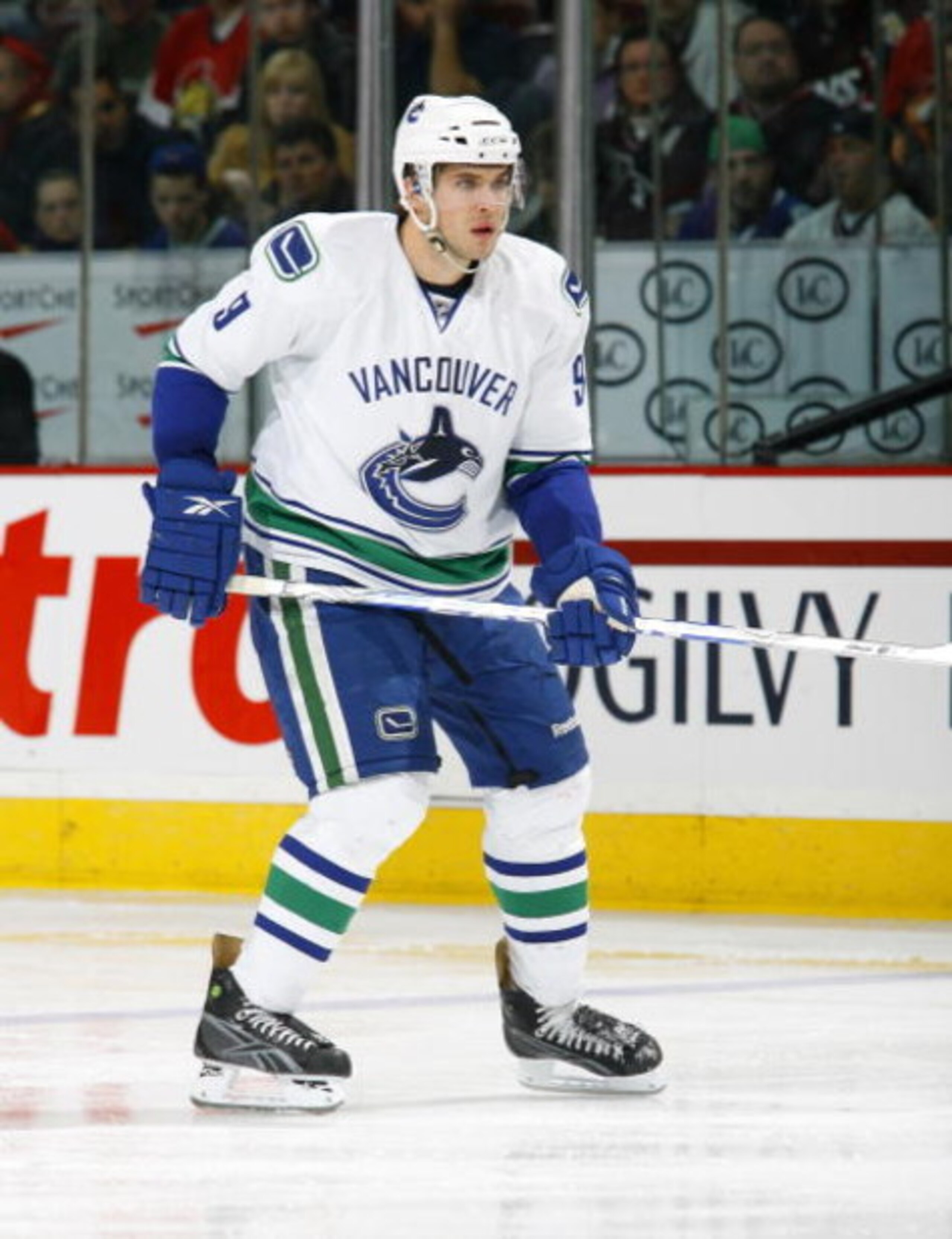 OTTAWA - FEBRUARY 19:  Taylor Pyatt #9 of the Vancouver Canucks skates against the Ottawa Senators in a game on February 19, 2009 at the Scotiabank Place in Ottawa, Canada.  The Vancouver Canucks defeated the Ottawa Senators 5-2.  (Photo by Phillip MacCal