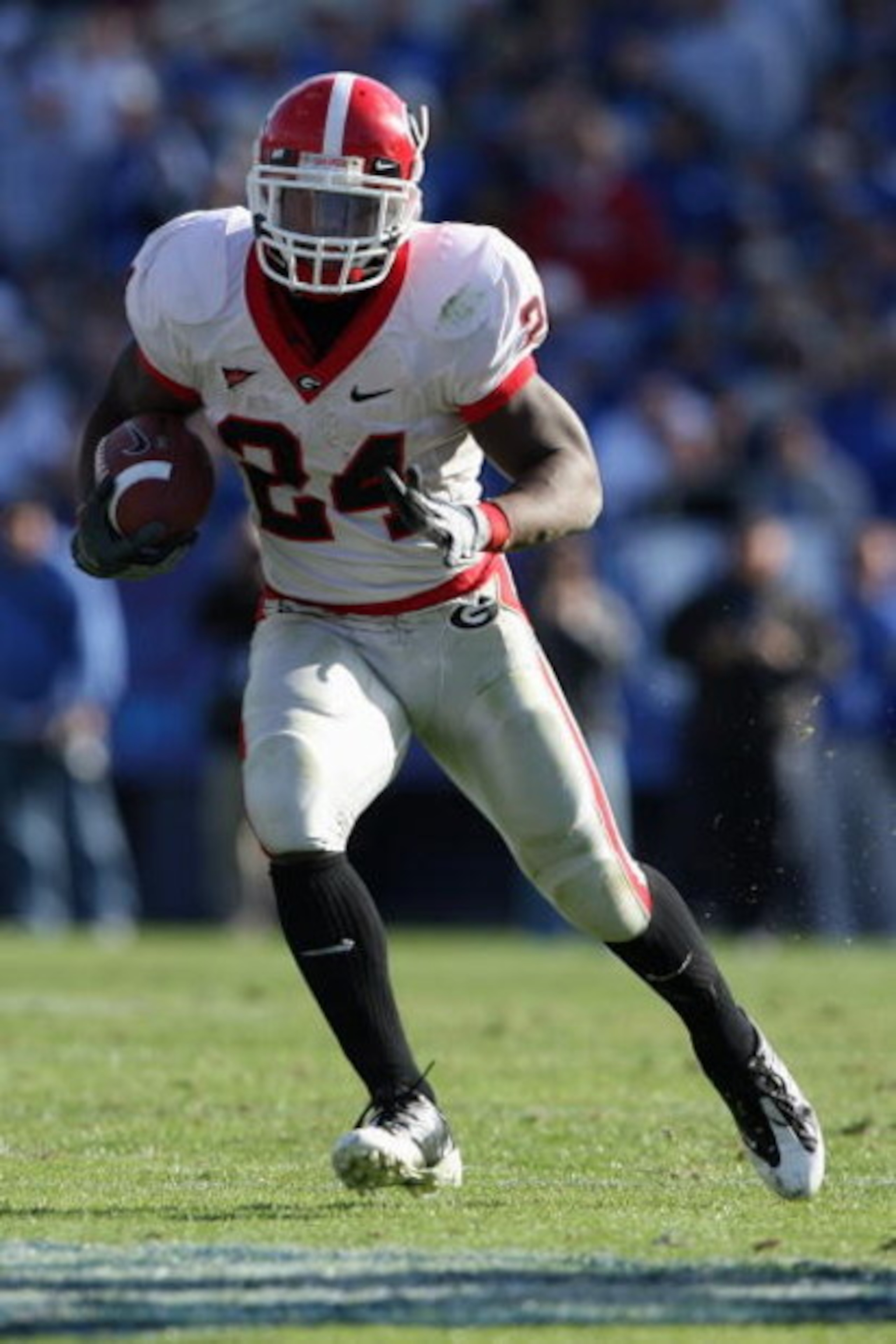 LEXINGTON, KY - NOVEMBER 8:  Knowshon Moreno #24 of the Georgia Bulldogs carries the ball during the game against the Kentucky Wildcats at Commonwealth Stadium on November 8, 2008 in Lexington, Kentucky. (Photo by Andy Lyons/Getty Images)