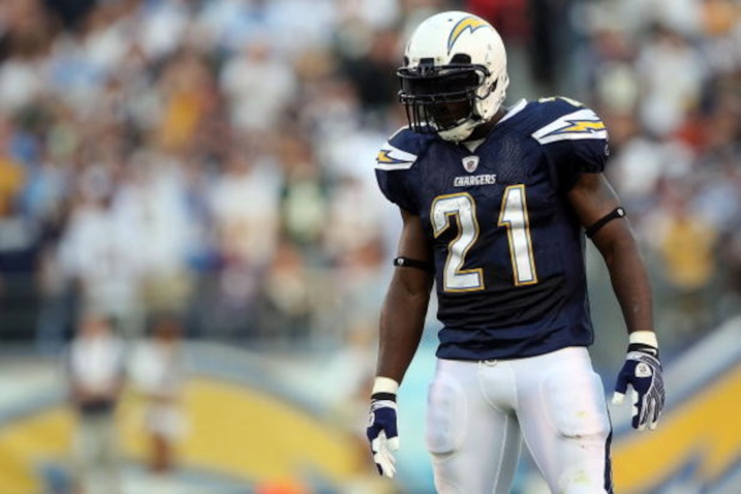 SAN DIEGO - SEPTEMBER 22: LaDainian Tomlinson #21 of the San Diego Chargers looks on while taking on the New York Jets on September 22, 2008 at Qualcomm Stadium in San Diego, California. The Chargers defeated the Jets 48-29. (Photo by Stephen Dunn/Getty SAN DIEGO - SEPTEMBER 22: LaDainian Tomlinson #21 of the San Diego Chargers looks on while taking on the New York Jets on September 22, 2008 at Qualcomm Stadium in San Diego, California. The Chargers defeated the Jets 48-29. (Photo by Stephen Dunn/Getty