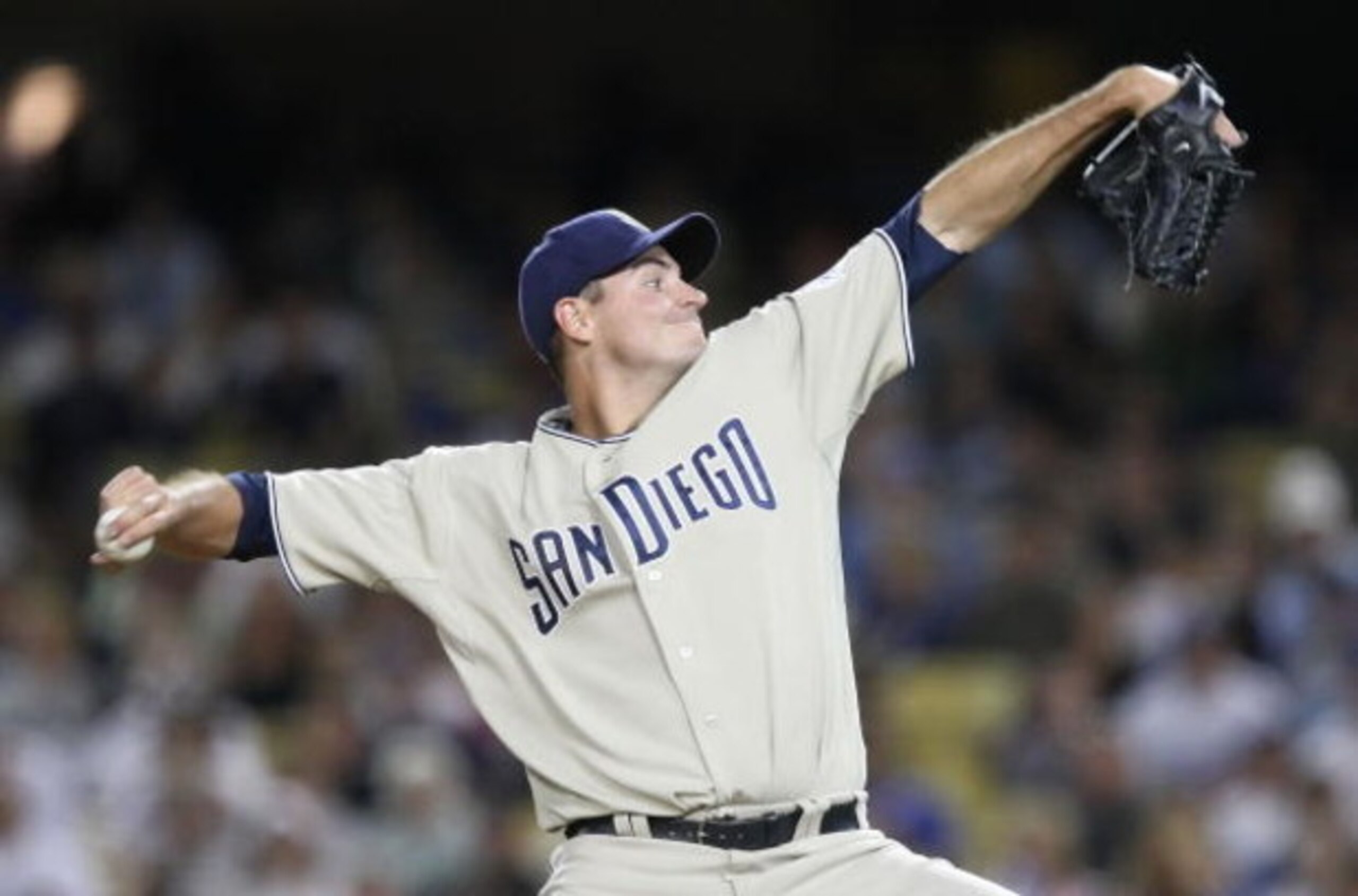 LOS ANGELES, CA - APRIL 12:  Chris Young #32 of the San Diego Padres pitches against the Los Angeles Dodgers at Dodger Stadium April 12, 2008 in Los Angeles, California.  (Photo by Lisa Blumenfeld/Getty Images)