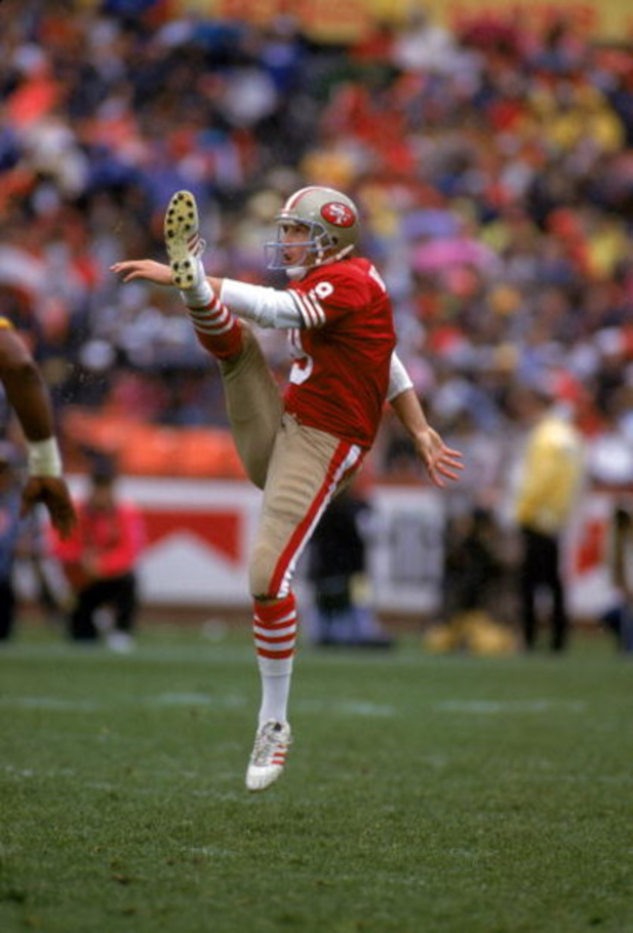 SAN FRANCISCO - NOVEMBER 25: Barry Helton #9 of the San Francisco 49ers puts the ball during a game against the Los Angeles Rams at Candlestick Park on November 25, 1990 in San Francisco, California. The Rams won 28-17. (Photo by George Rose/Getty Imag SAN FRANCISCO - NOVEMBER 25: Barry Helton #9 of the San Francisco 49ers puts the ball during a game against the Los Angeles Rams at Candlestick Park on November 25, 1990 in San Francisco, California. The Rams won 28-17. (Photo by George Rose/Getty Imag