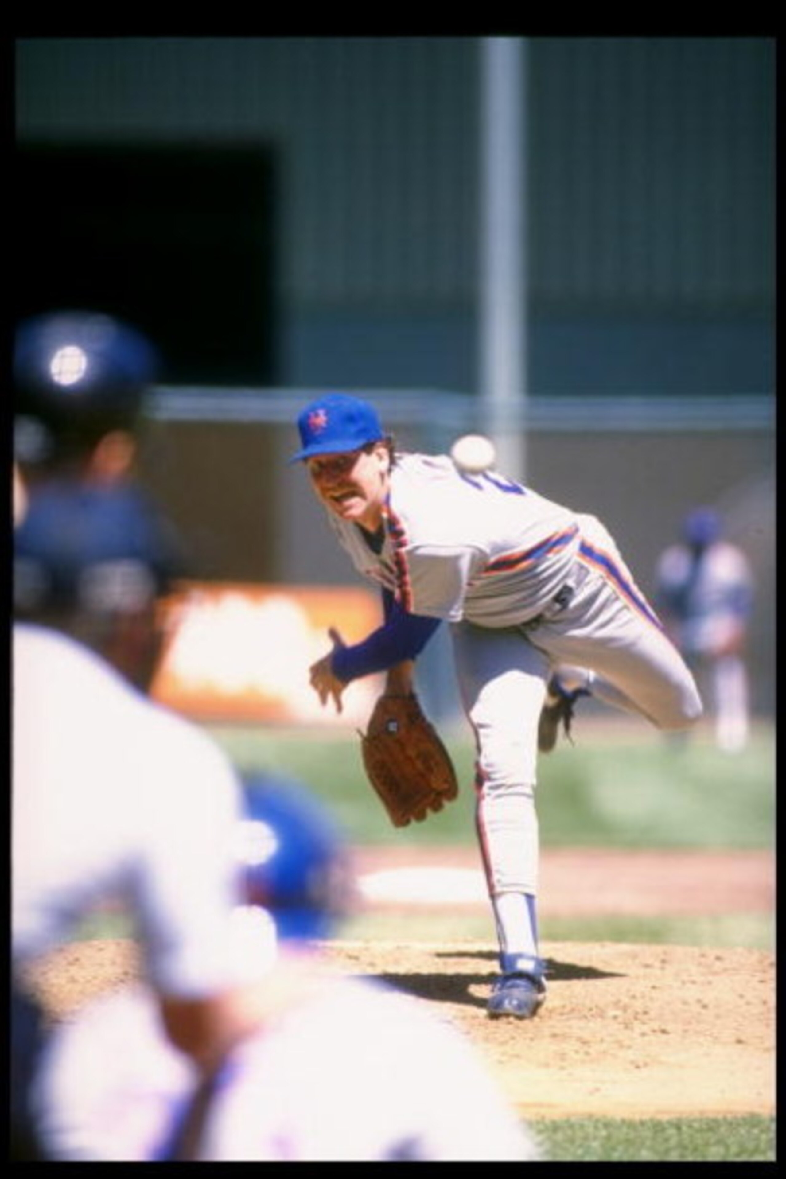 1989:  Pitcher Frank Viola of the New York Mets in action during a game at Shea Stadium in Flushing, New York.  Mandatory Credit: Otto Greule  /Allsport