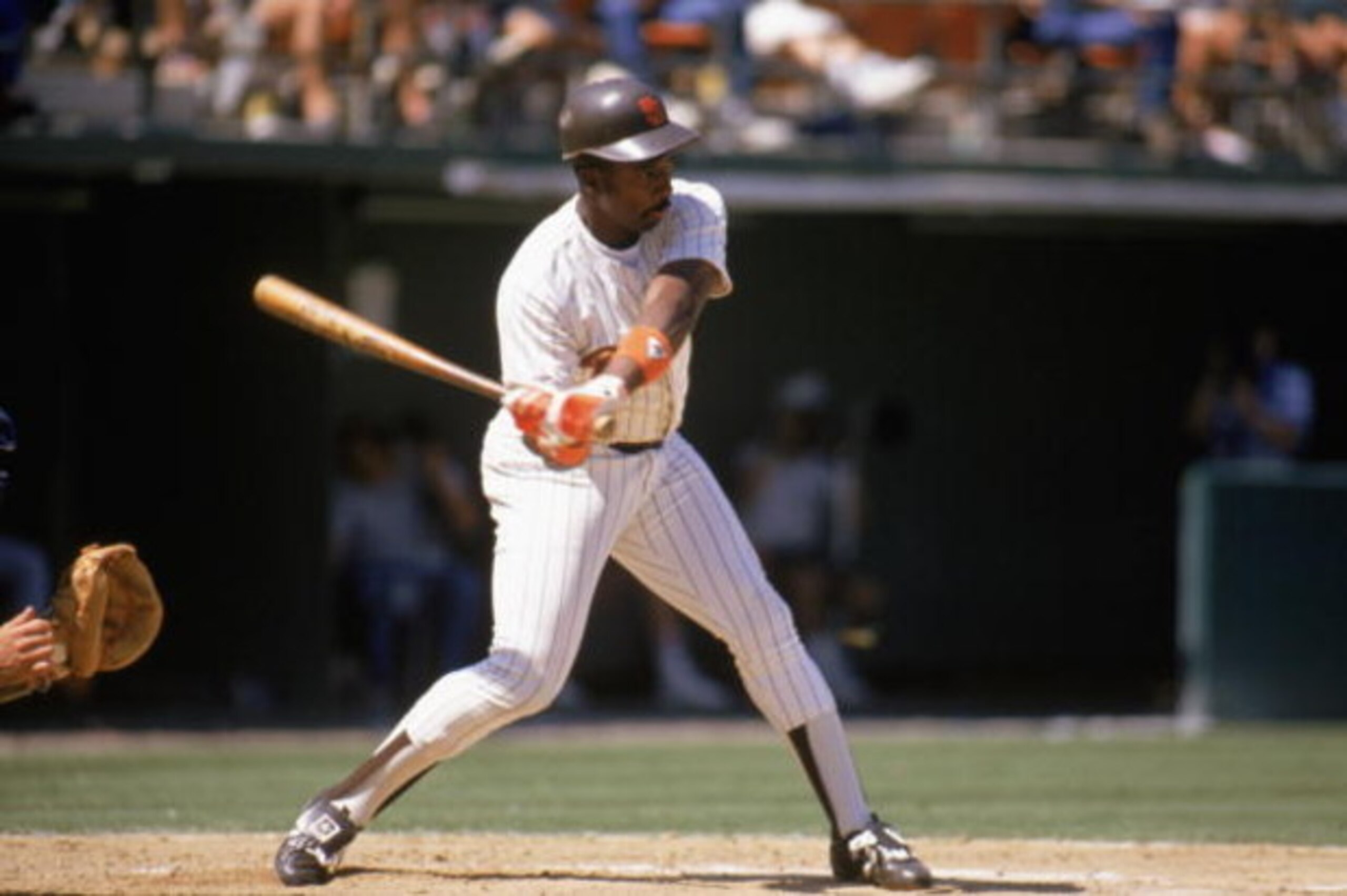 1989:  Garry Templeton of the San Diego Padres readies for the pitch during the 1989 season. (Photo by Stephen Dunn/Getty Images)