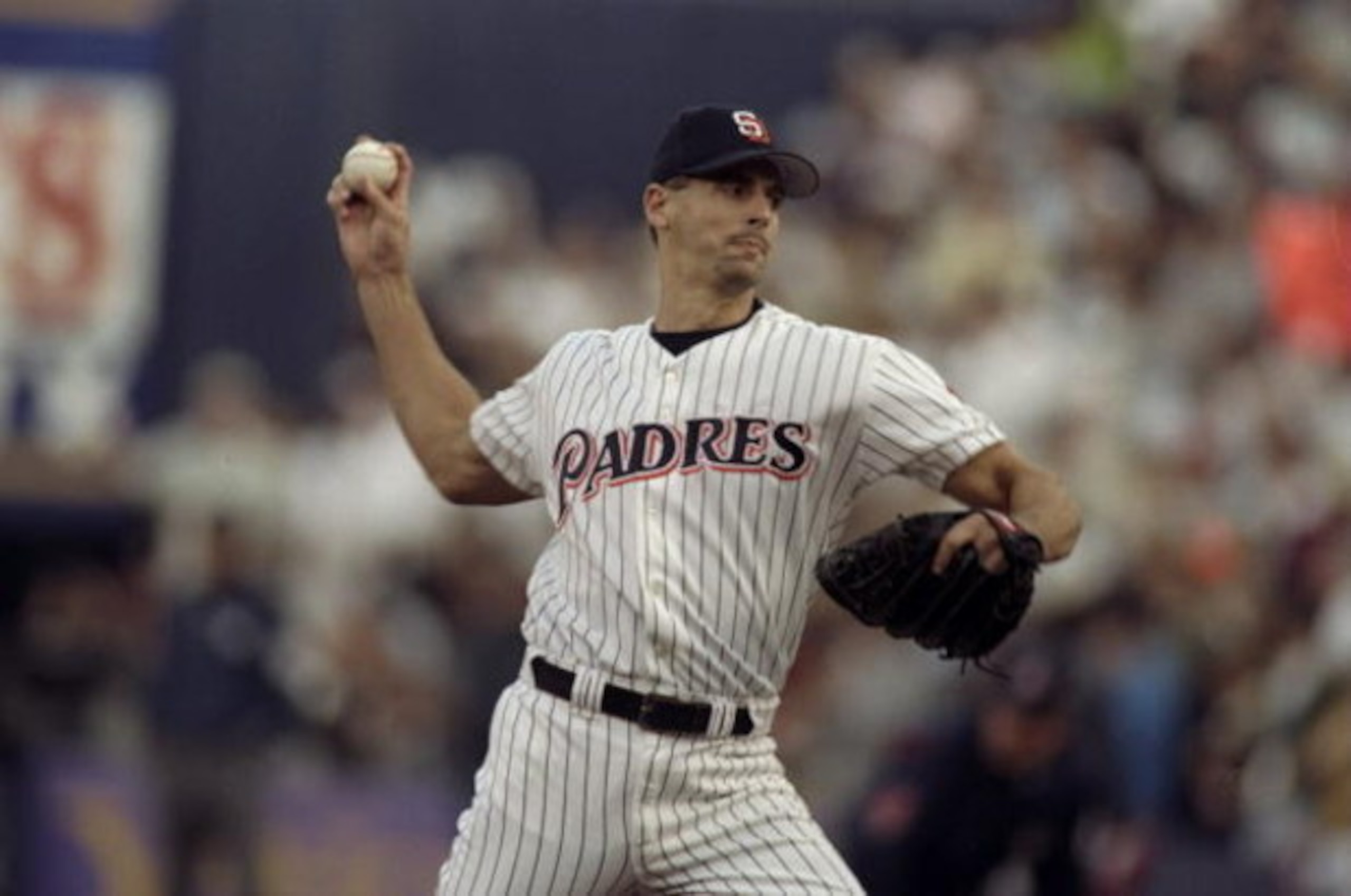 21 Oct 1998: Pitcher Kevin Brown #27 of the San Diego Padres in action during the 1998 World Series Game 4 against the New York Yankees at Qualcomm Stadium in San Diego, California. The Yankees defeated the Padres 3-0.