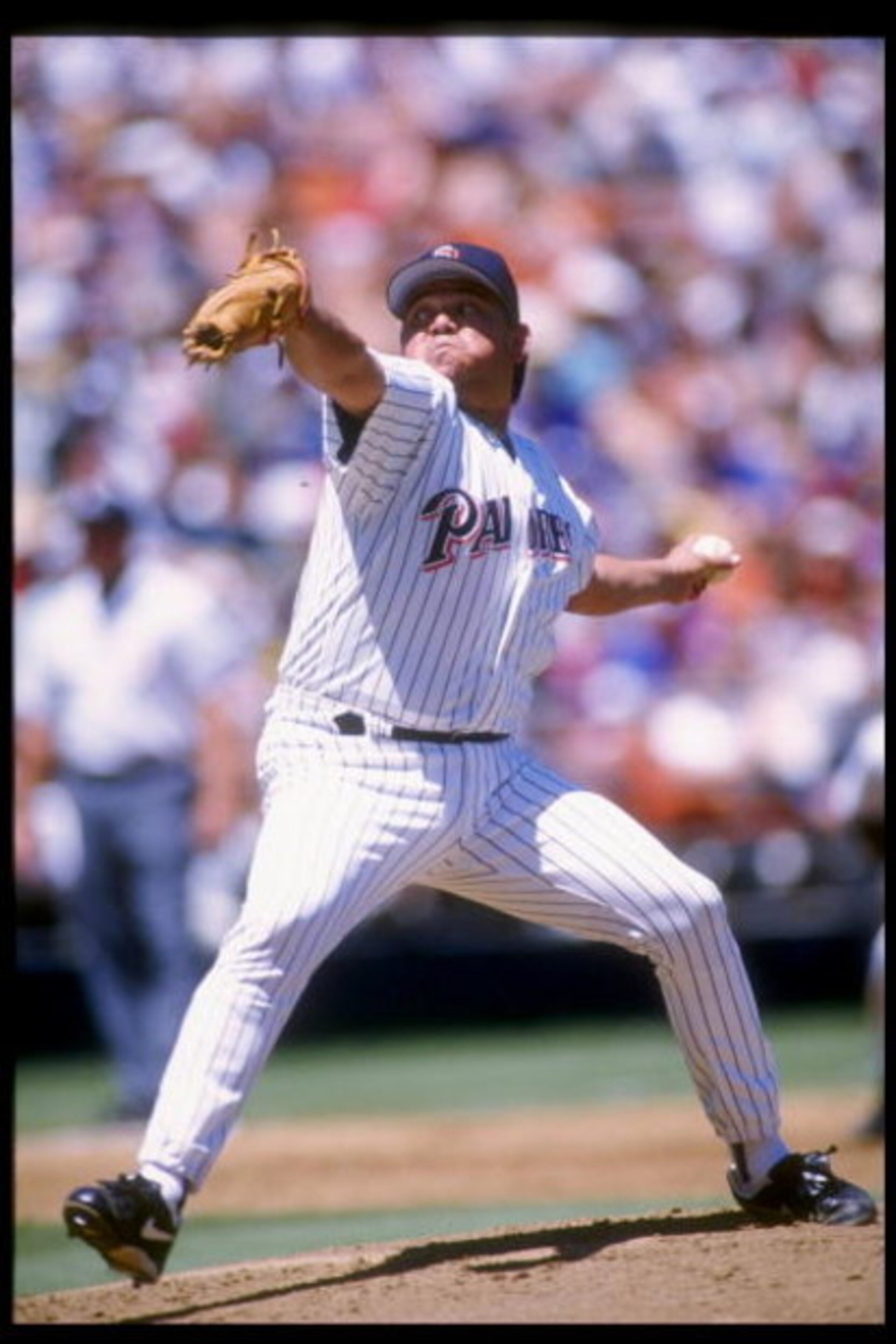 30 Apr 1995: Pitcher Fernando Valenzuela of the San Diego Padres throws a pitch during a game against the Cincinnati Reds at Jack Murphy Stadium in San Diego, California. The Padres won the game 7-6.