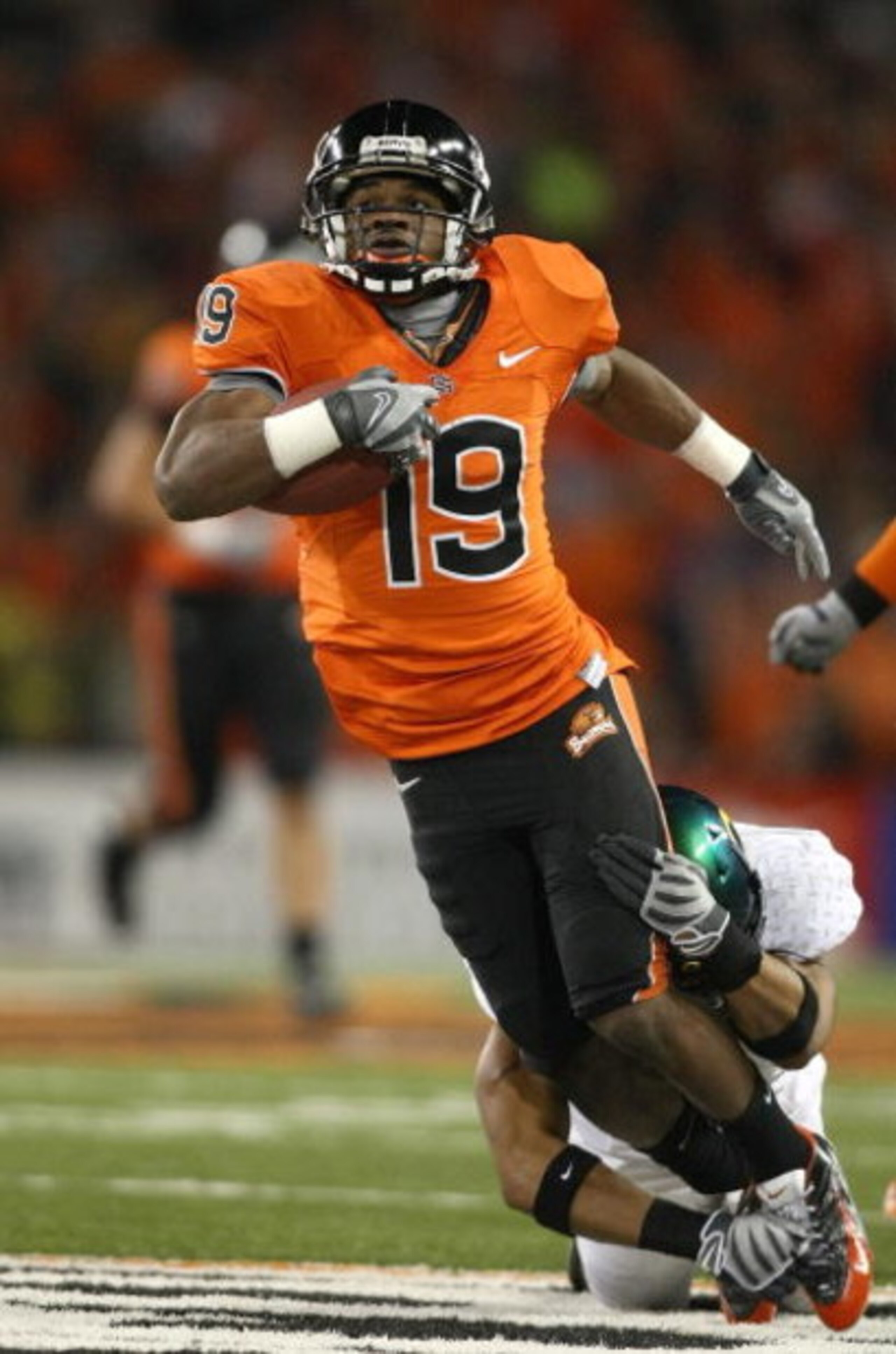 CORVALIS, OR - NOVEMBER 29:  Sammie Stroughter #19 of the Oregon State Beavers runs with the ball during their game against the Oregon Ducks at Reser Stadium on November 29, 2008 in Corvalis, Oregon. The Ducks defeated the Beavers 65-38. (Photo by Jonatha