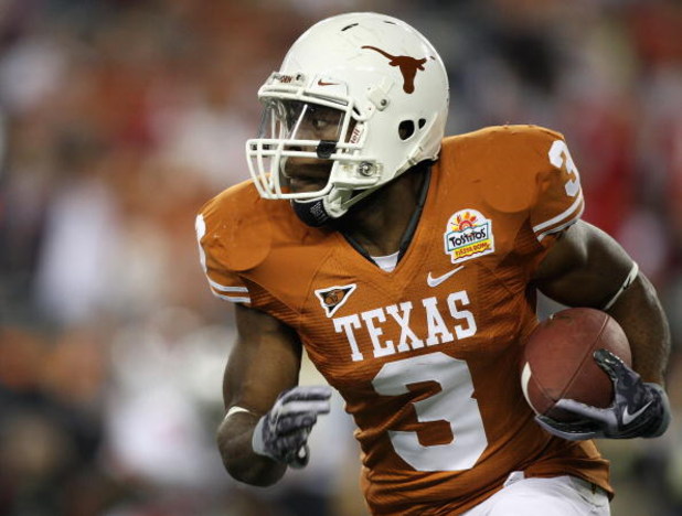 GLENDALE, AZ - JANUARY 05:  Runningback Chris Ogbonnaya #3 of the Texas Longhorns rushes the ball during the Tostitos Fiesta Bowl Game against the Ohio State Buckeyes on January 5, 2009 at University of Phoenix Stadium in Glendale, Arizona.  (Photo by Jed